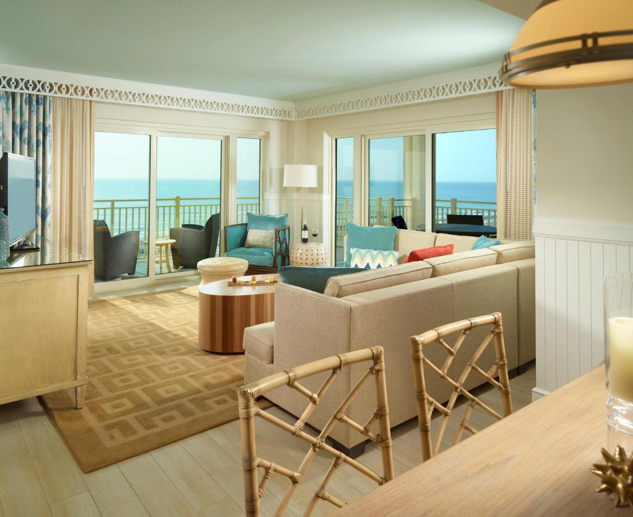End Suite with Ocean and Pool View - Photo 7