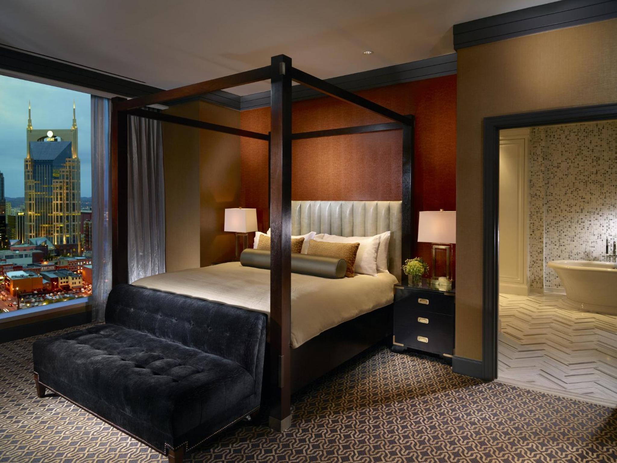 Luxury Suite