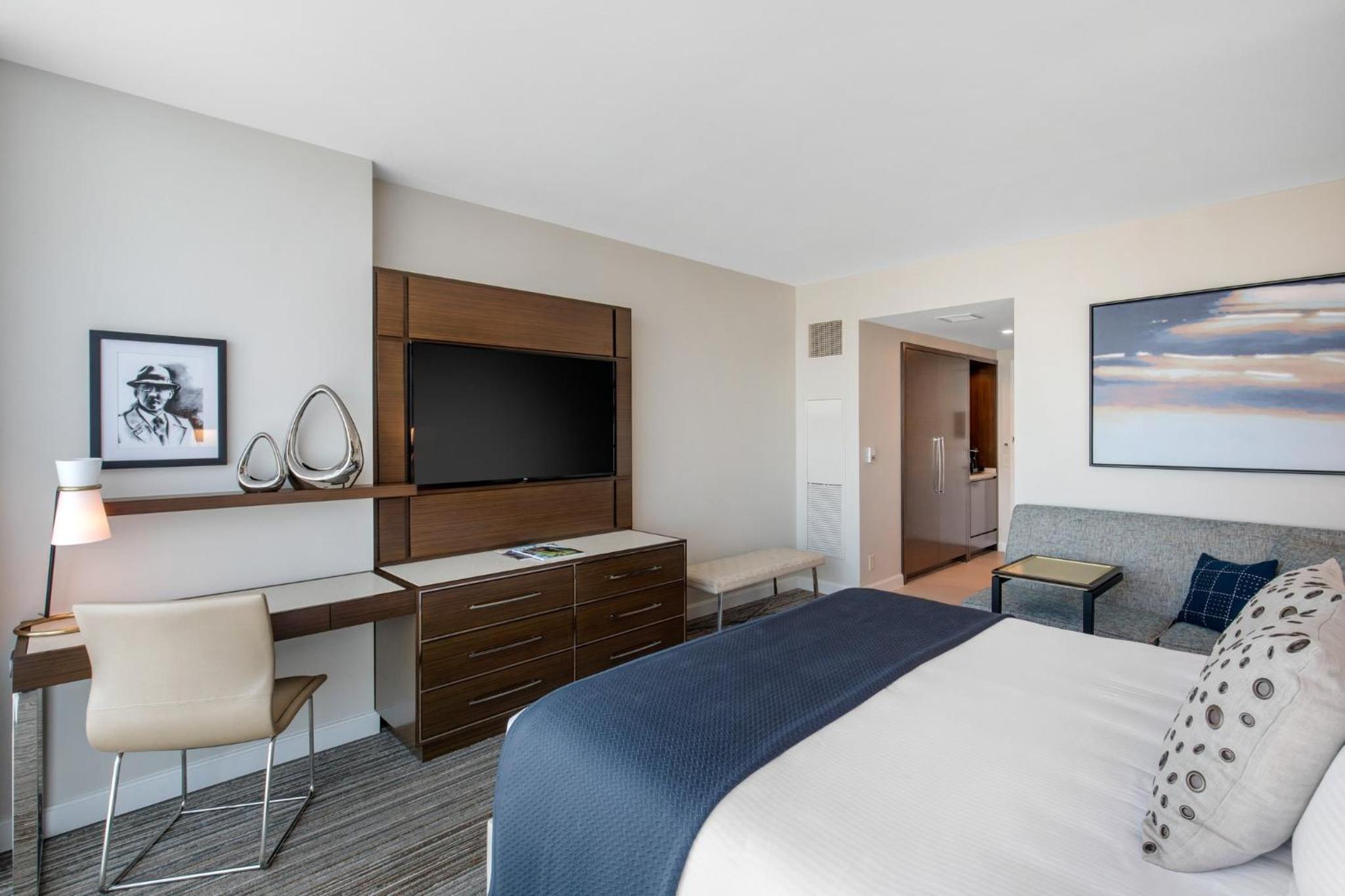 Deluxe King Room photo 2