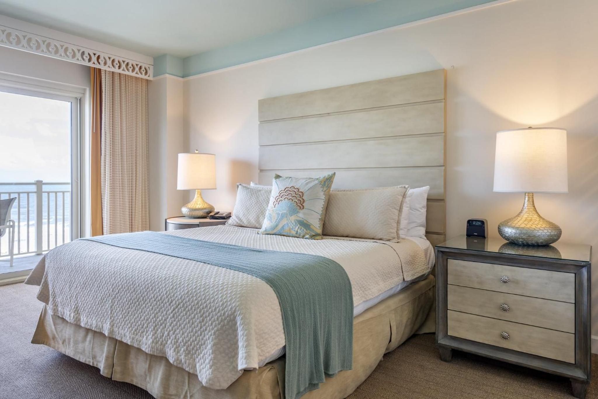 Executive Suite with  Ocean and Pool View - Photo 2