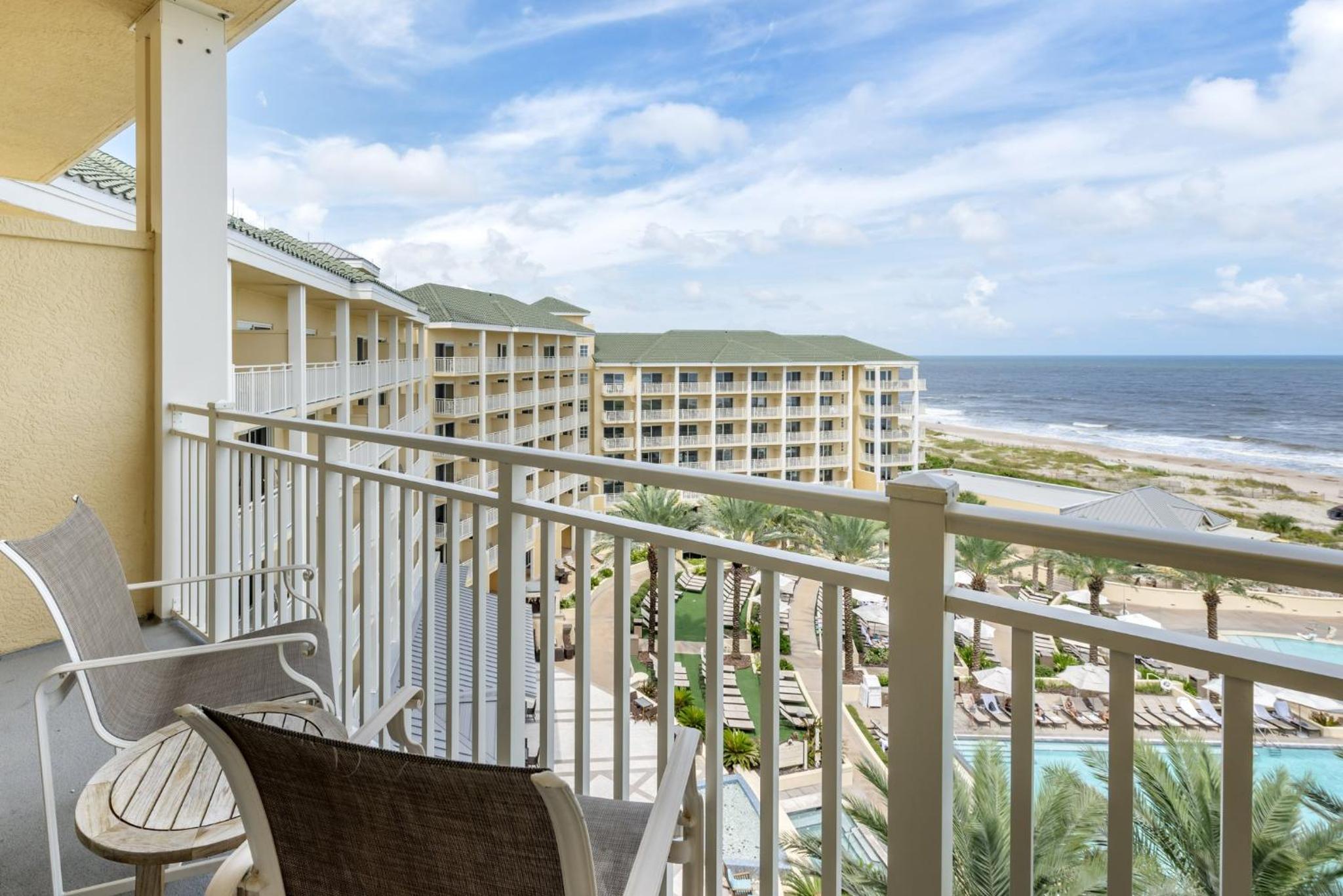 Executive Suite with  Ocean and Pool View - Photo 7