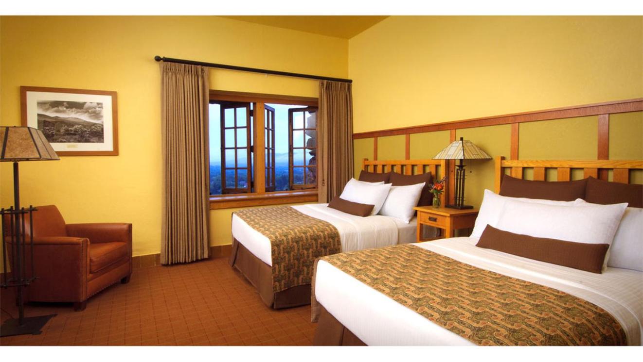 Deluxe Mountain View with 2 Double Beds - Photo 3