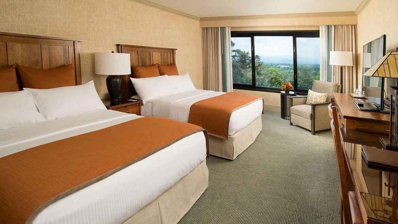 Premium Mountain View Room - 2 Queen Beds - Photo 2