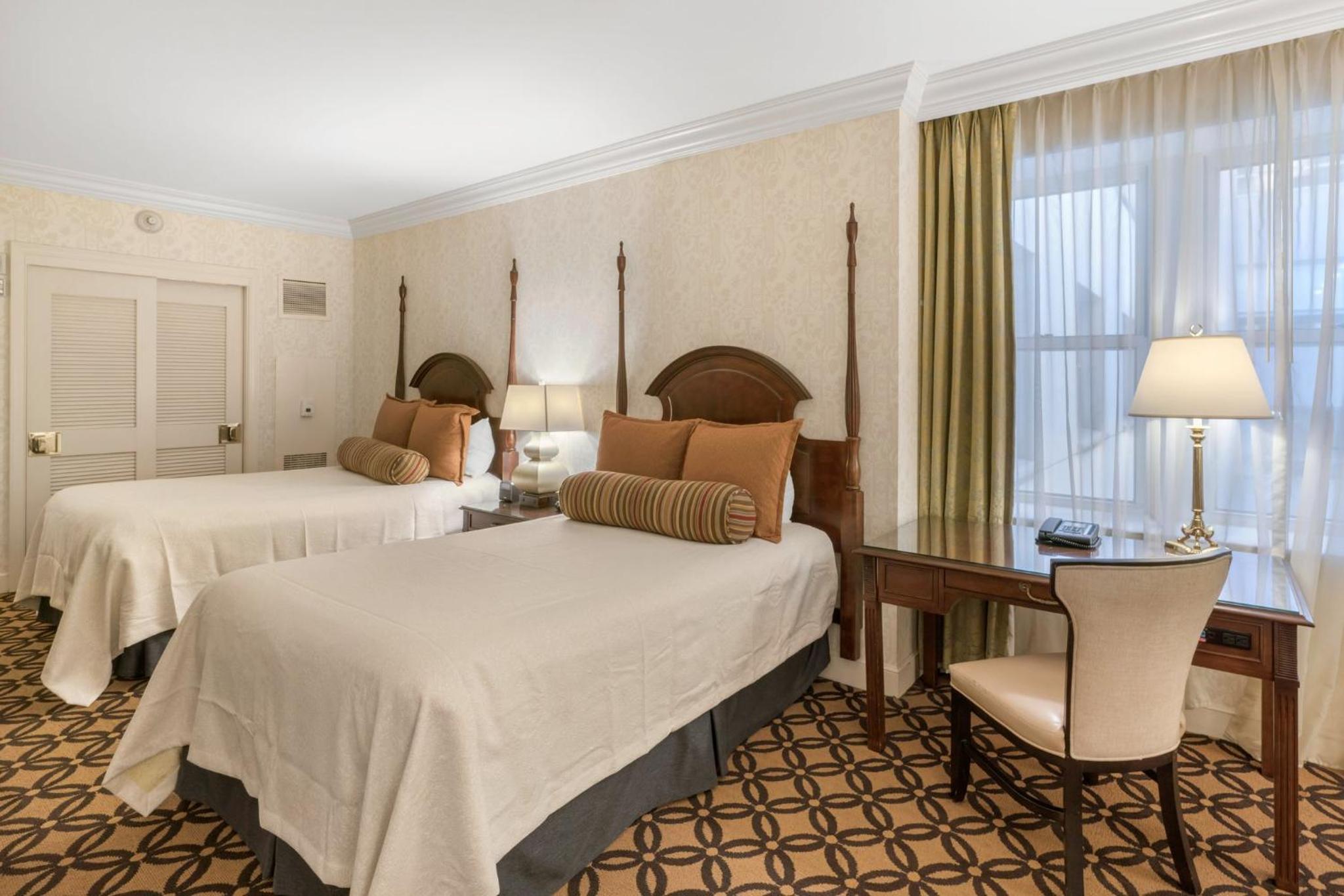 ADA Deluxe Room - 2 Double Beds thumbnail 6