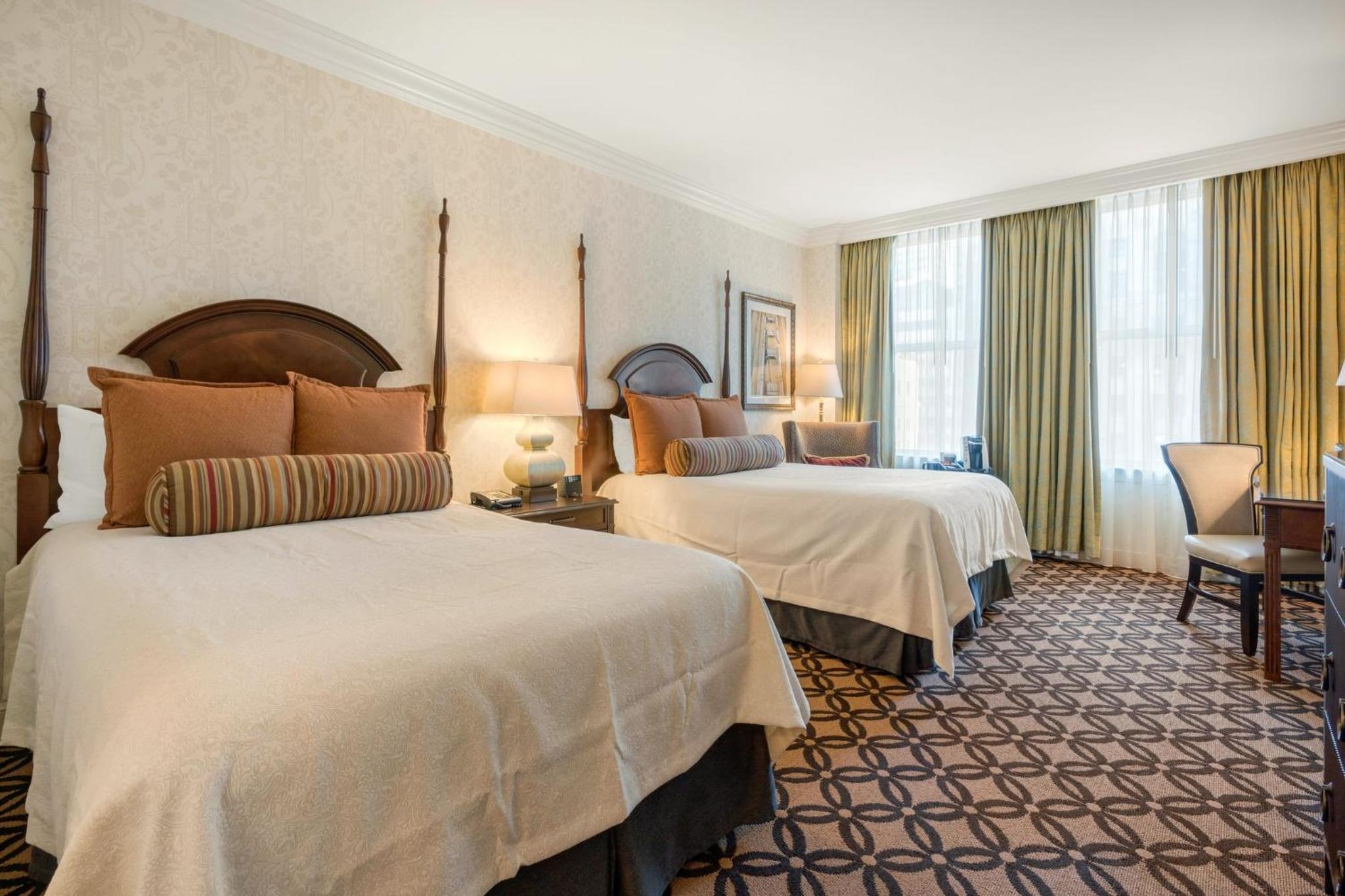 Premier Room with Two Double Beds - Photo 2