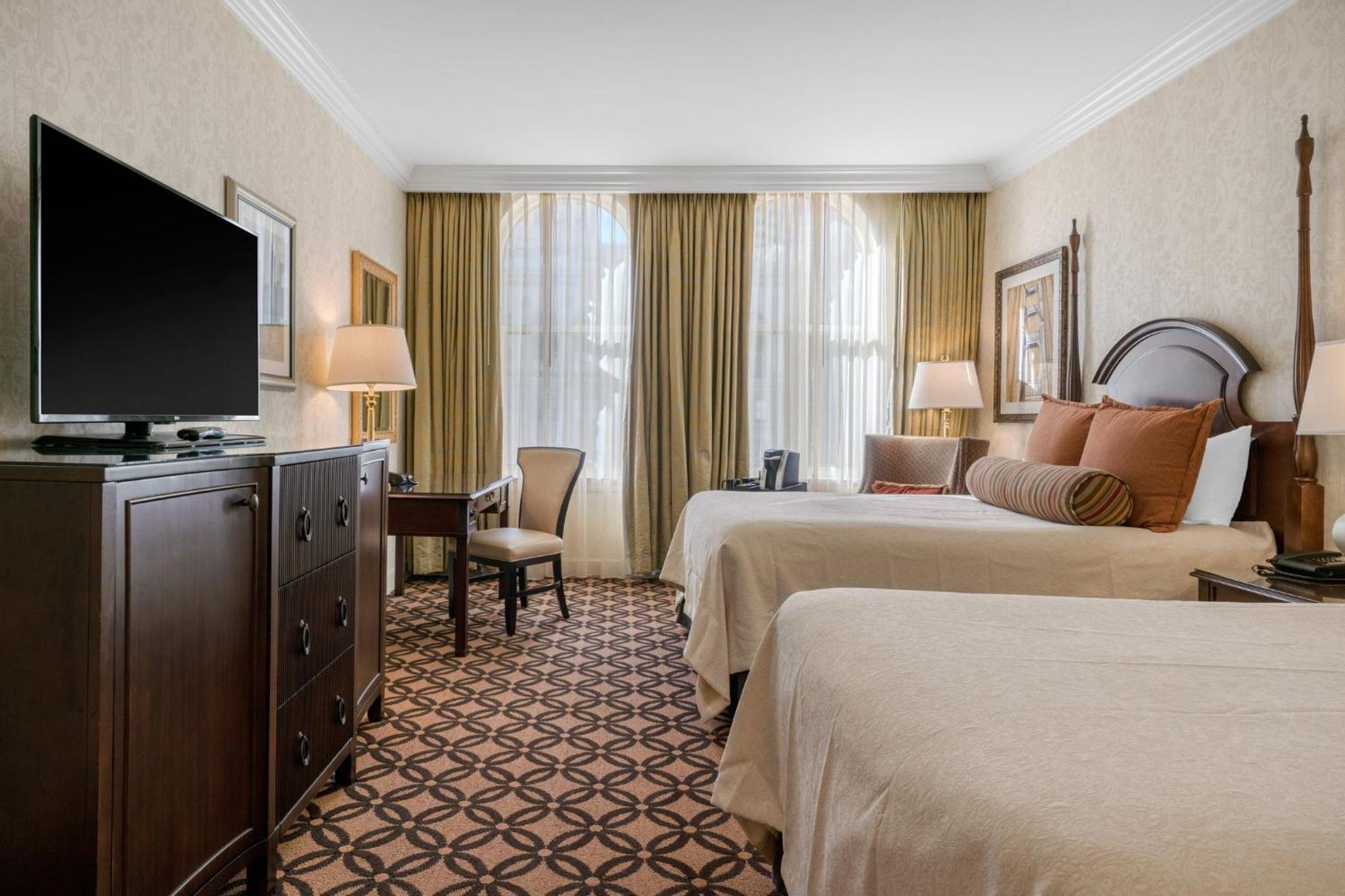 Signature Room with Two Double Beds  - Photo 4