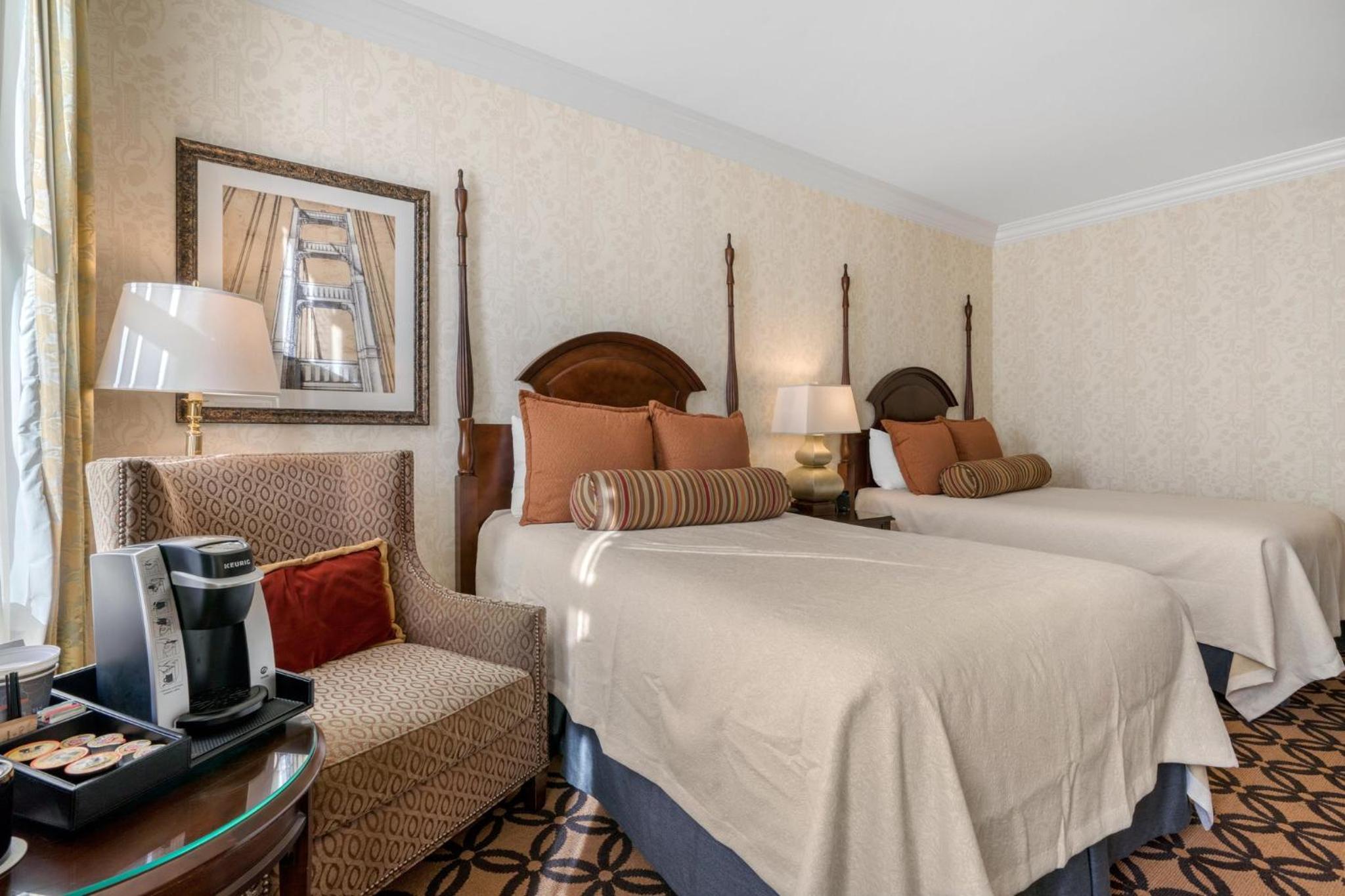 Signature Room with Two Double Beds  - Photo 5