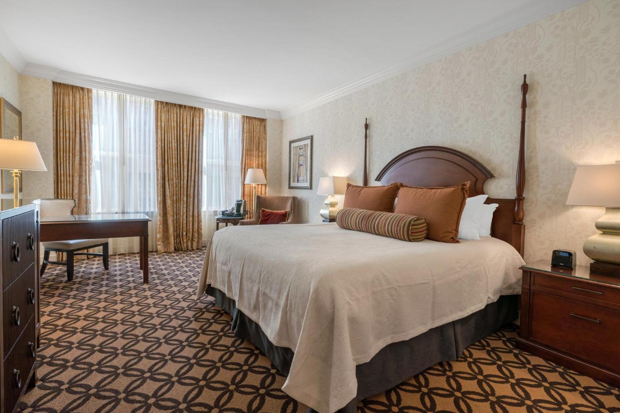 Premier Room - 1 King Bed - Photo 6