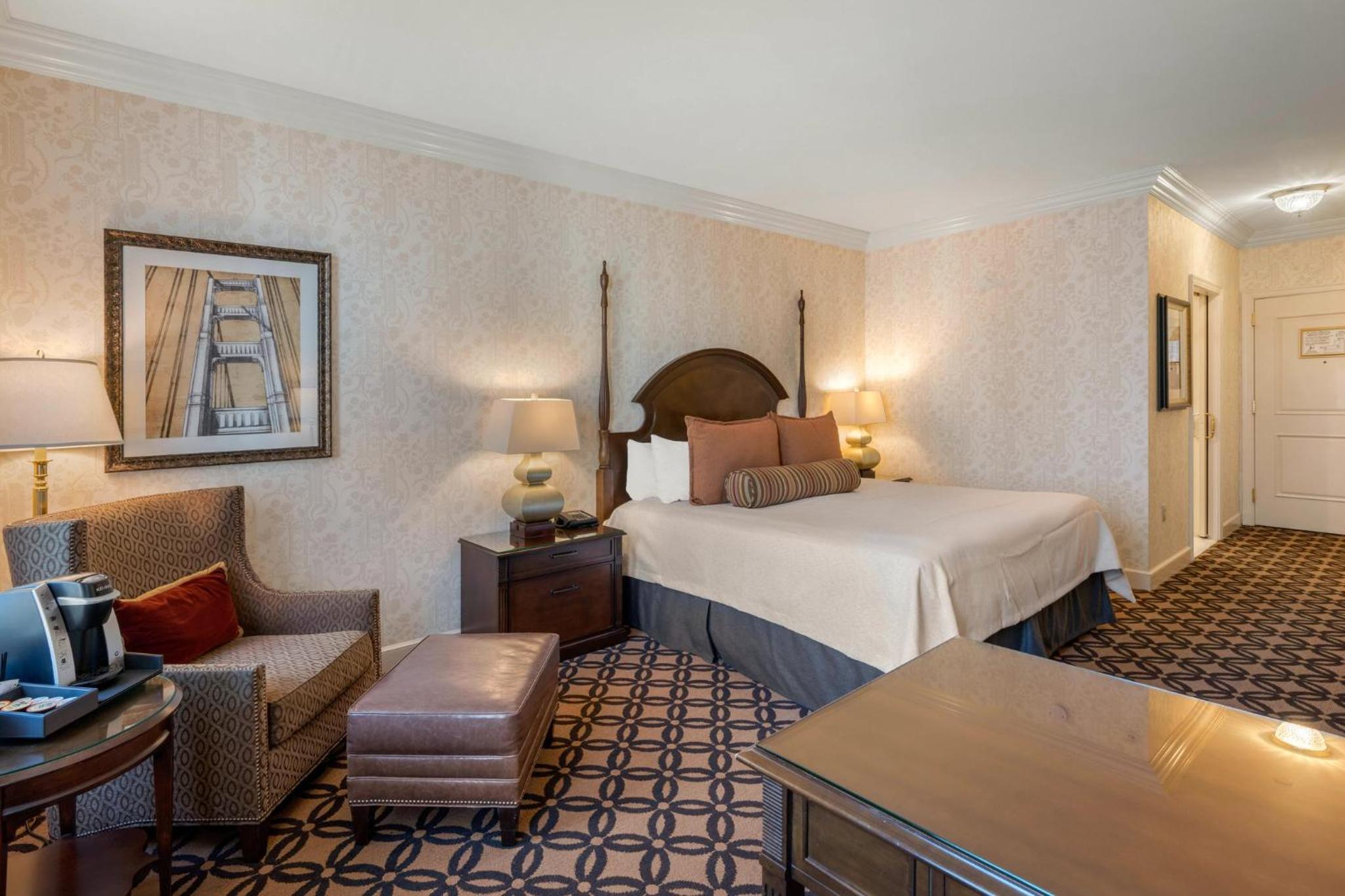 Premier Room - 1 King Bed - Photo 3
