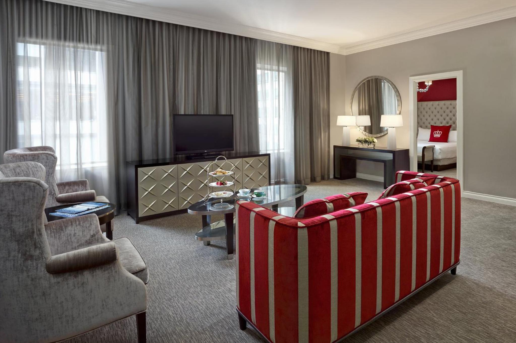Deluxe Suite - 1 King Bed
