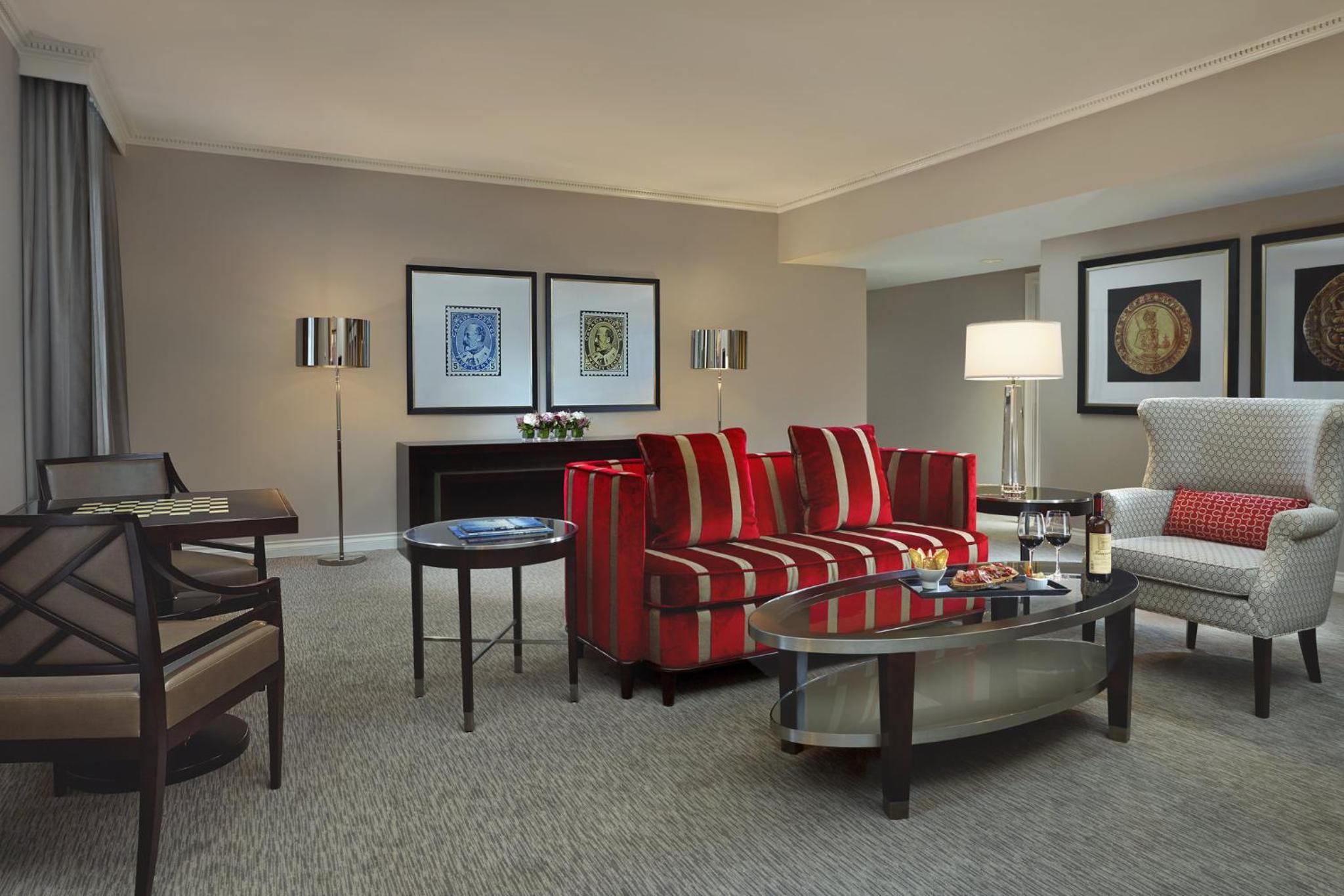 Luxury Executive Suite - 1 King Bed - Photo 1