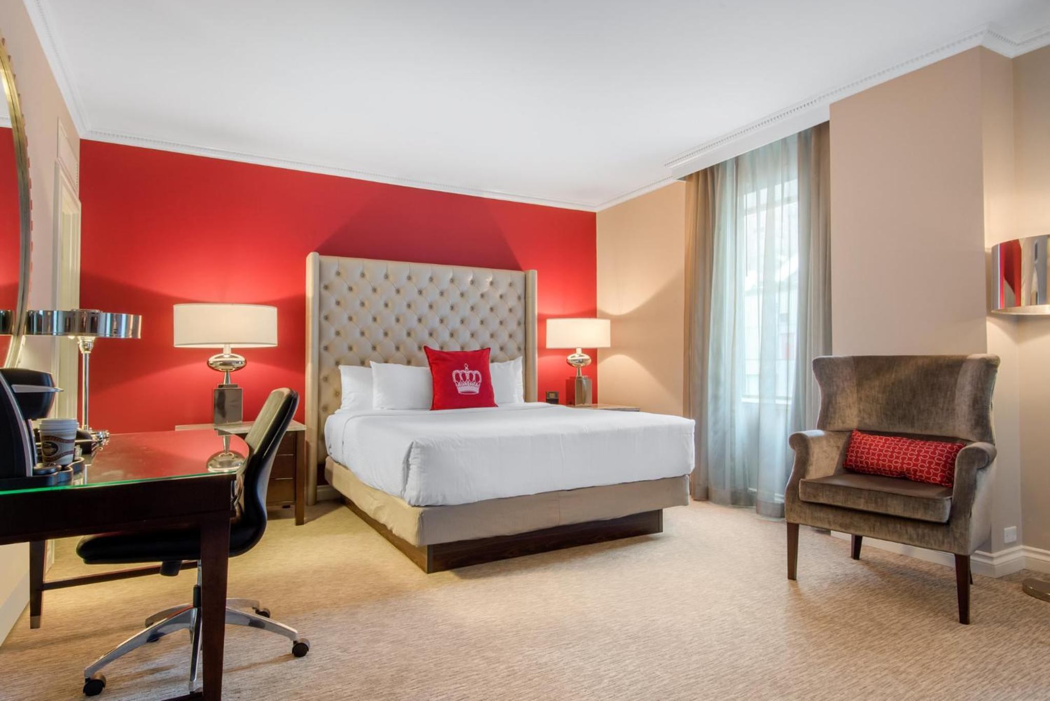 Deluxe King Room with One King Bed (Non Smoking)