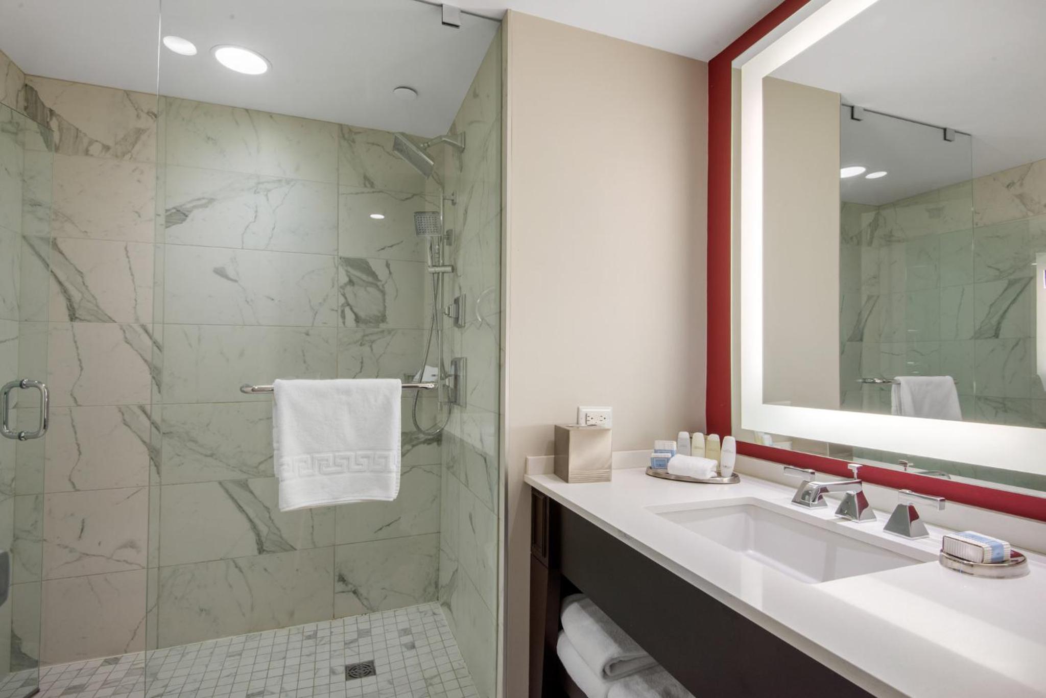 Premier Room - 2 Queen Beds - Photo 4