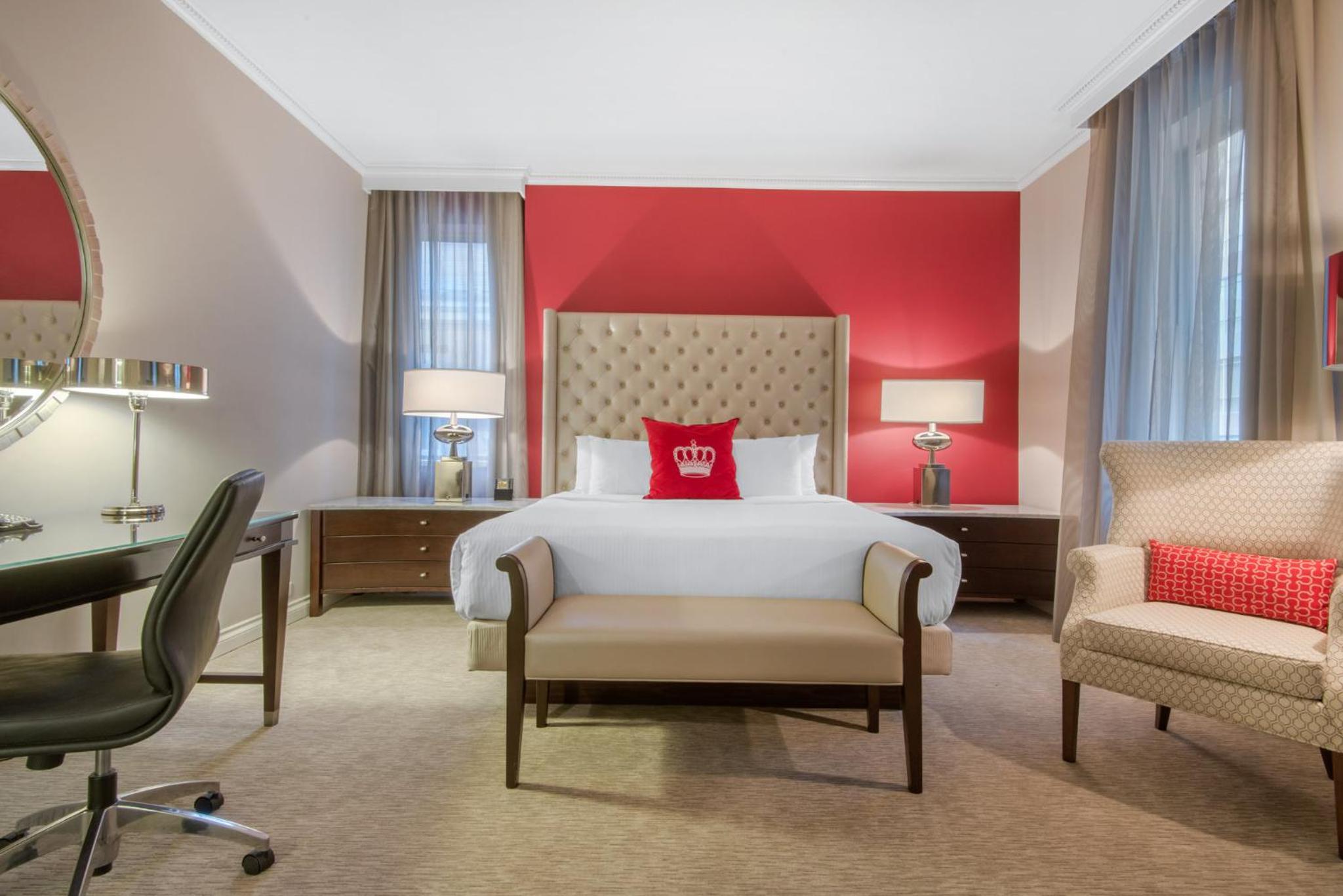 Luxury Executive Suite - 1 King Bed - Photo 5