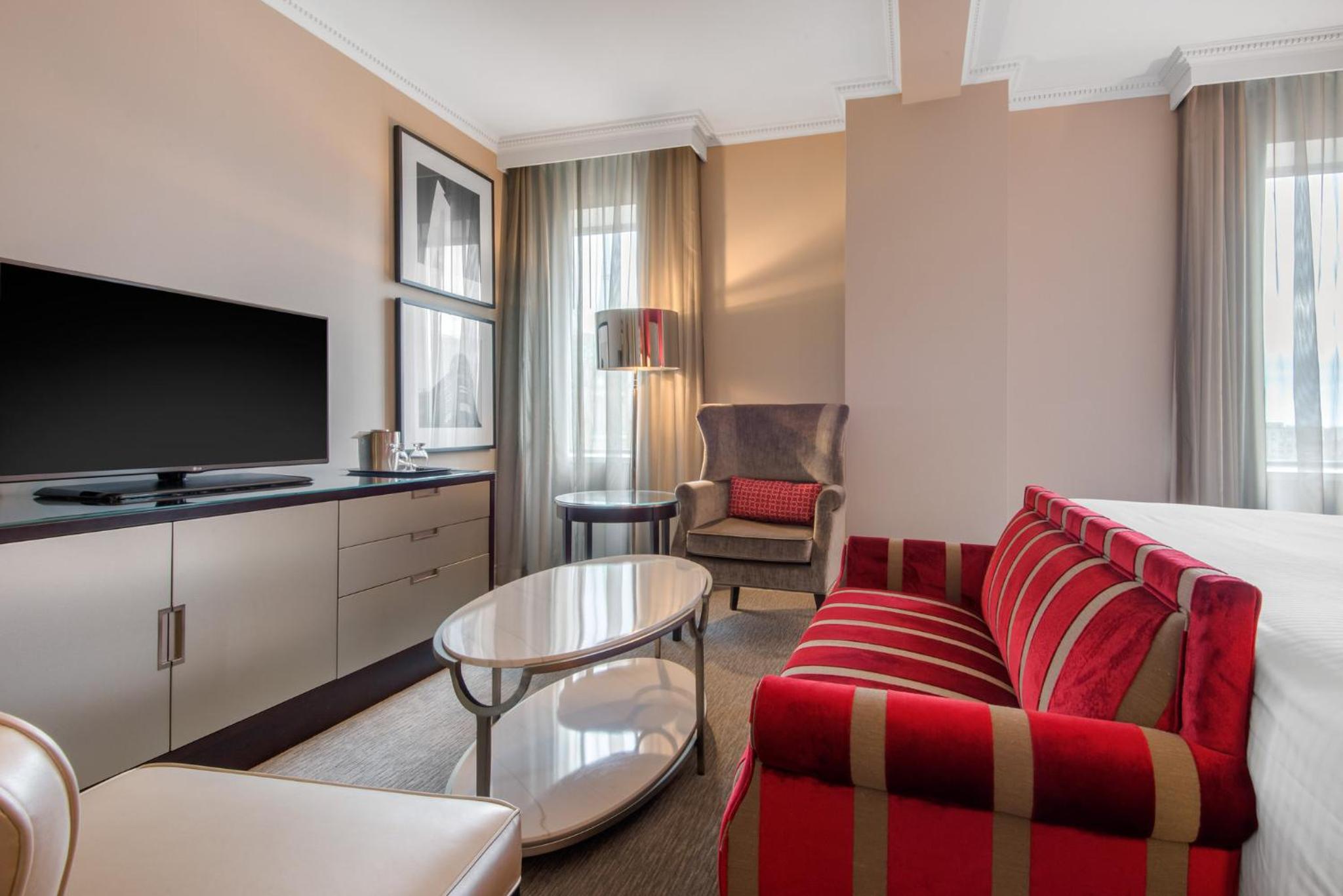 Premier King Room with One King Bed (Non Smoking)