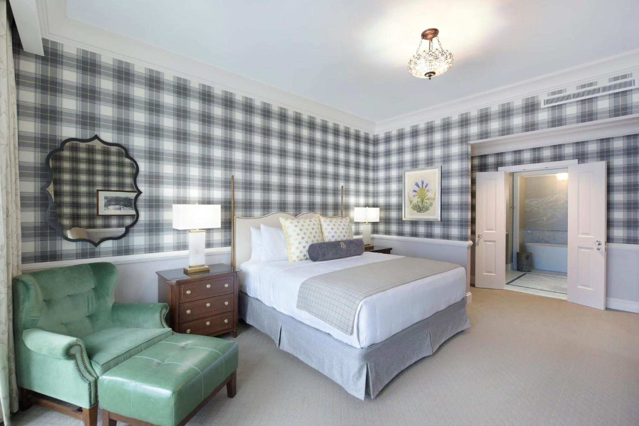 Presidential Wing 1 King Bed