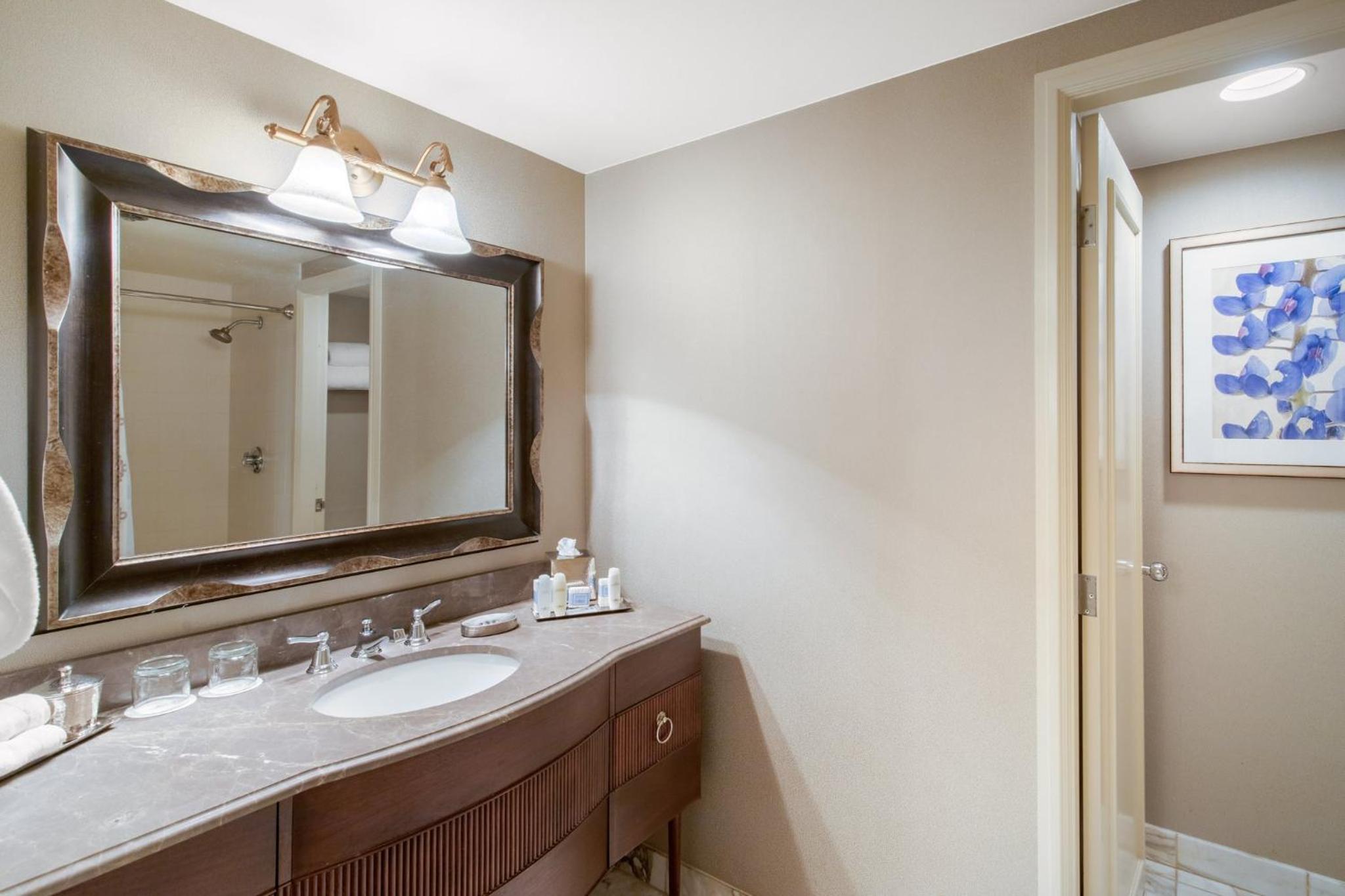 Las Colinas Suite 1 King Bed - Photo 5