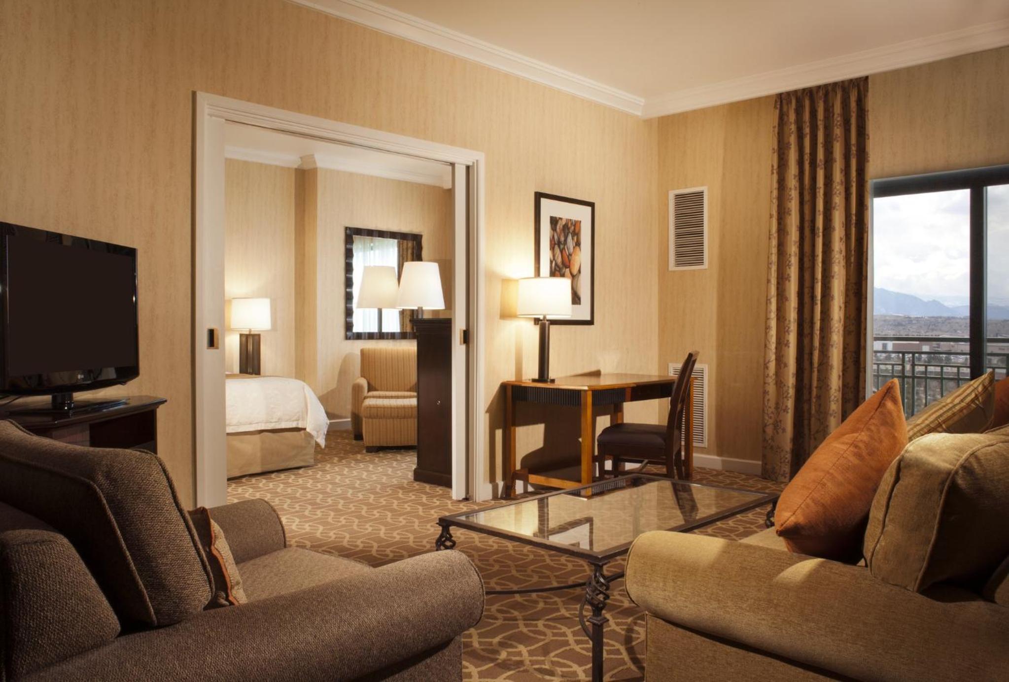 Suite with 1 King Bed - Photo 5