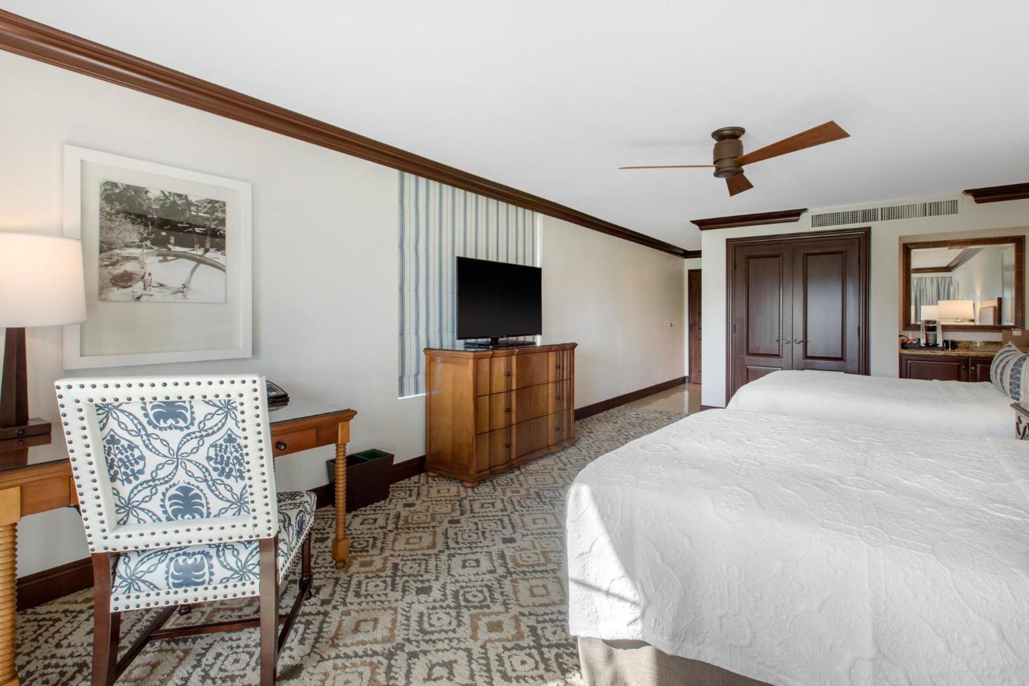 Lake View Room 2 Queen Beds - Photo 5