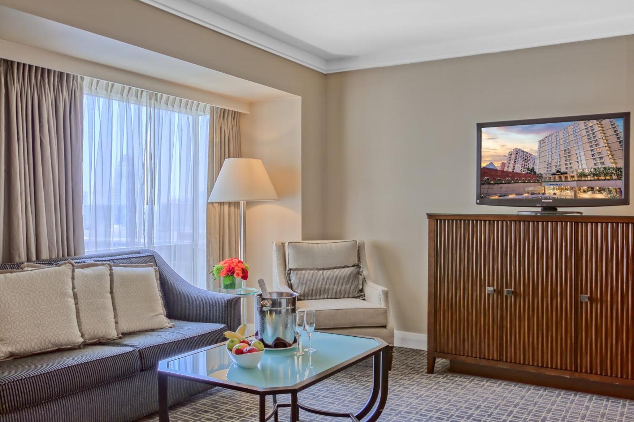 Club King Room with Lounge Access