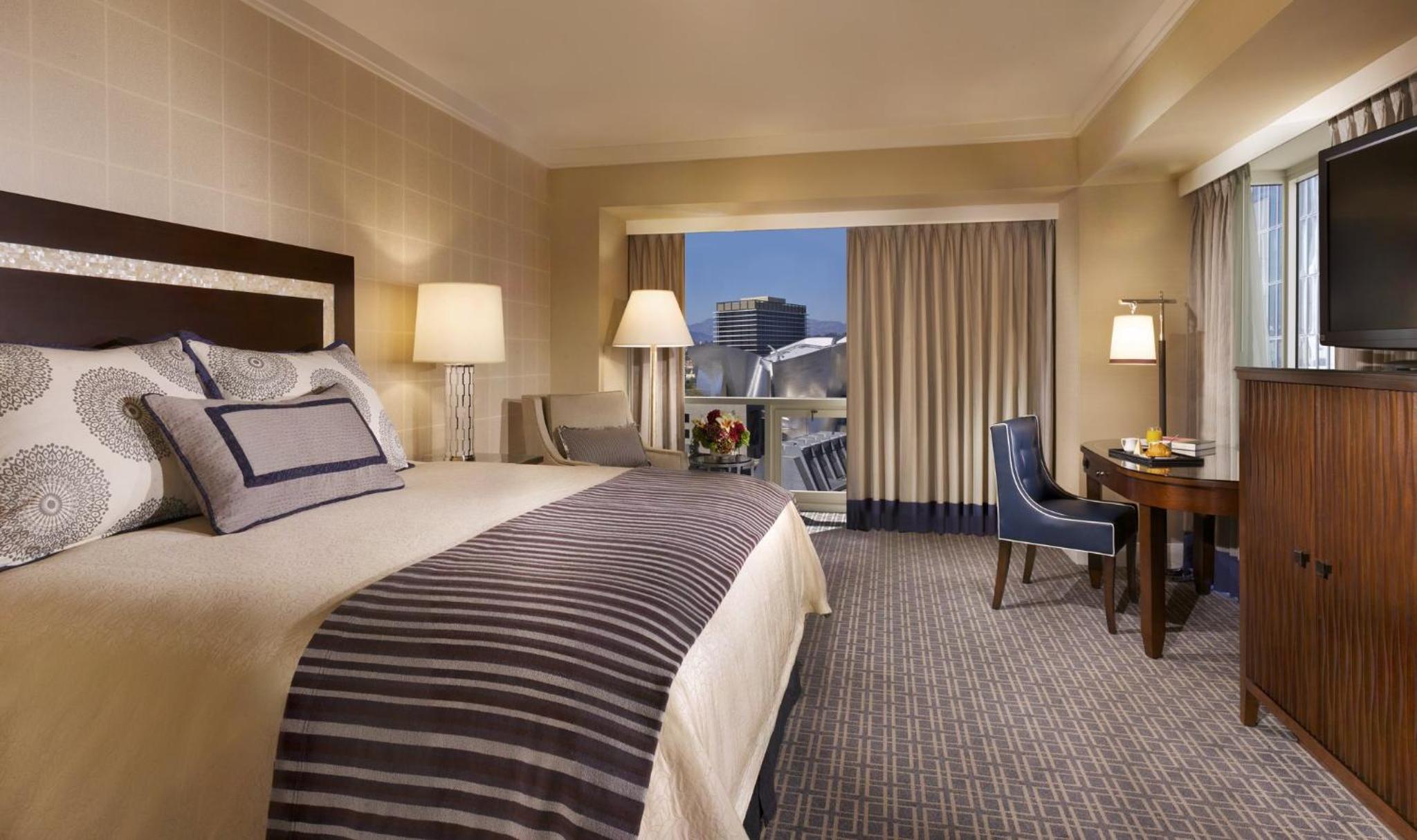 Premier View Room - 1 King Bed