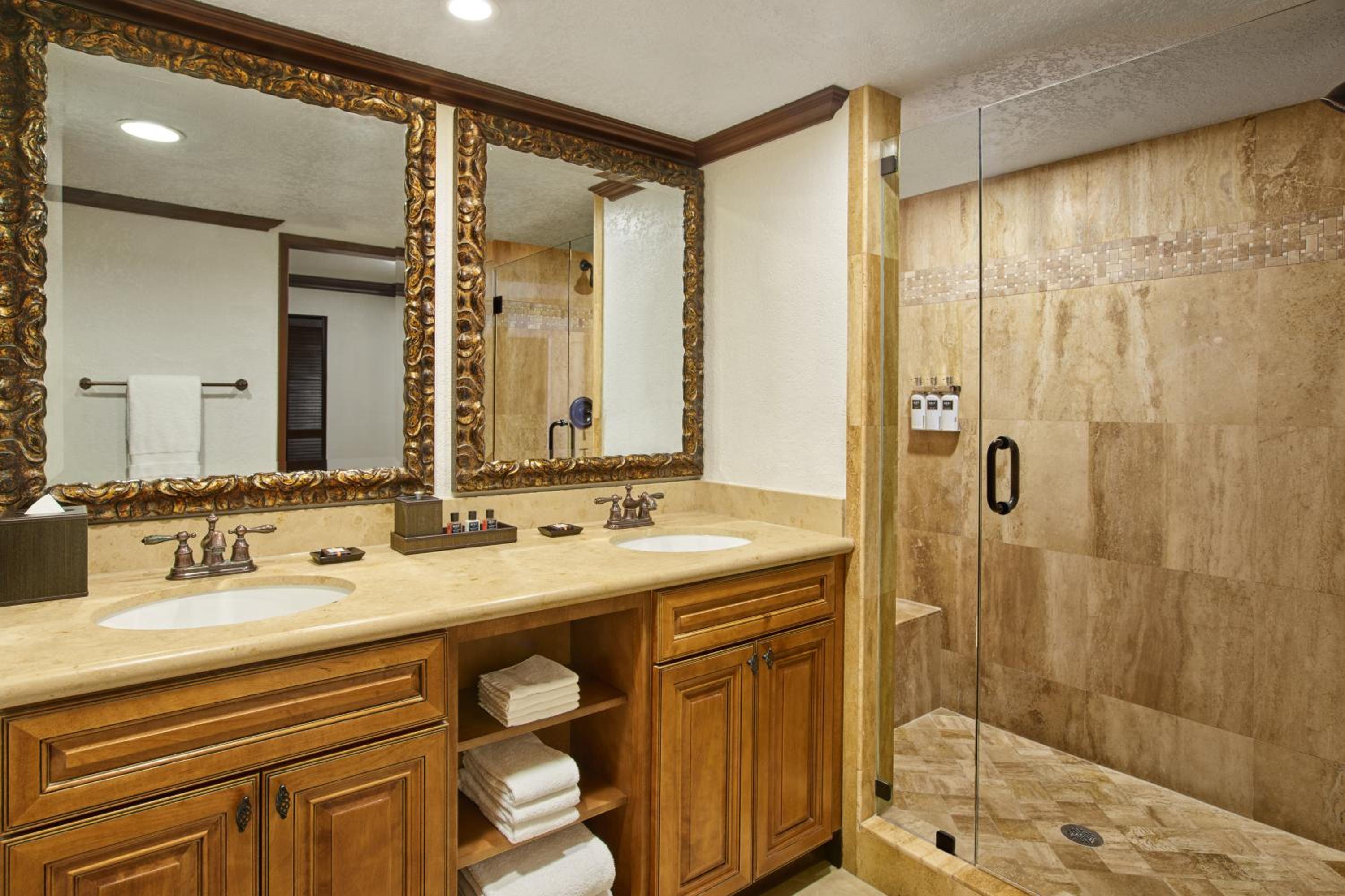Executive Suite - 1 King Bed - Photo 2