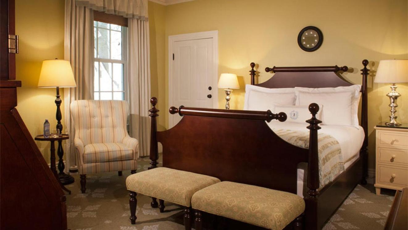 Resort View Room - 1 King Bed - Photo 3