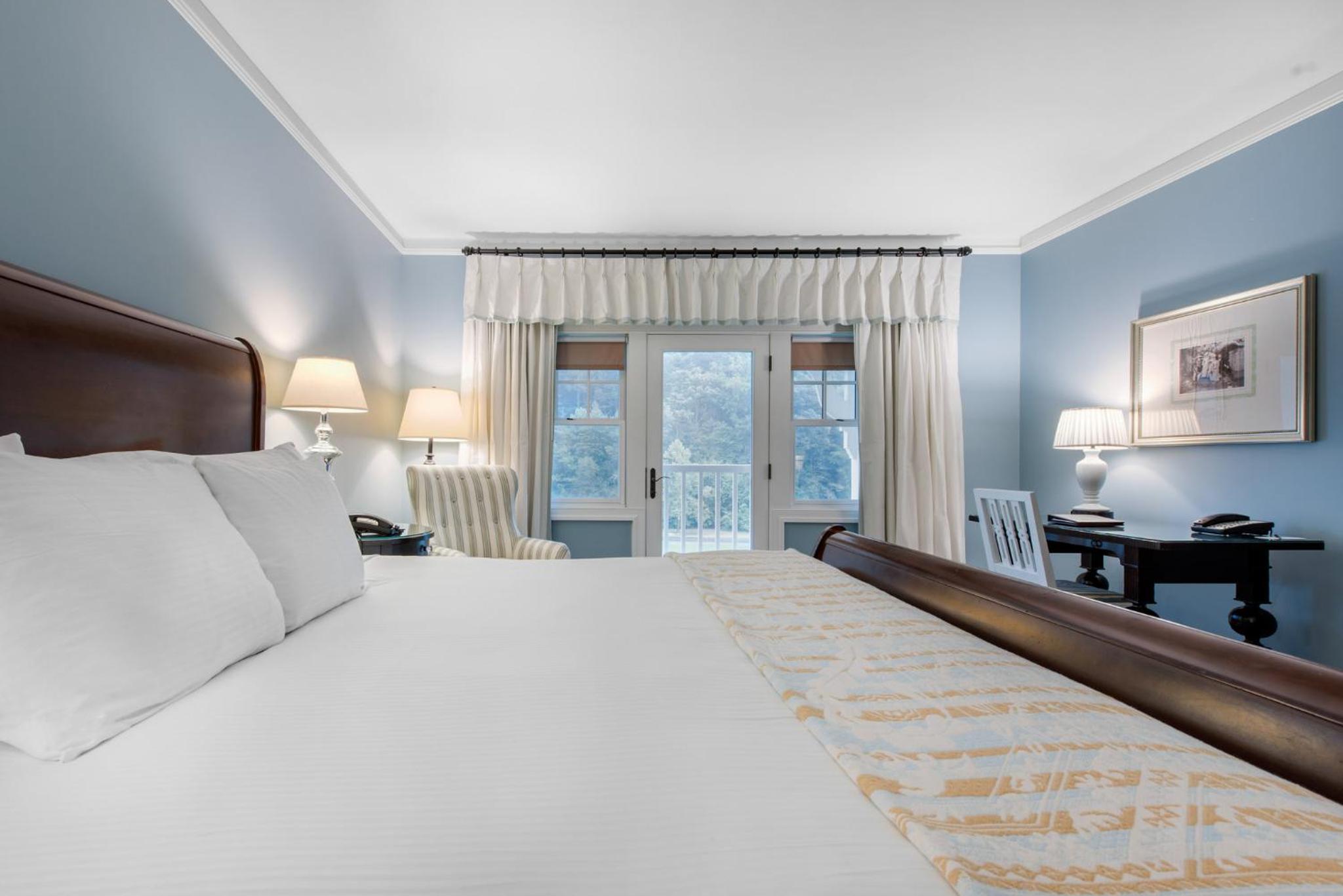 Resort View Room - 1 King Bed - Photo 4