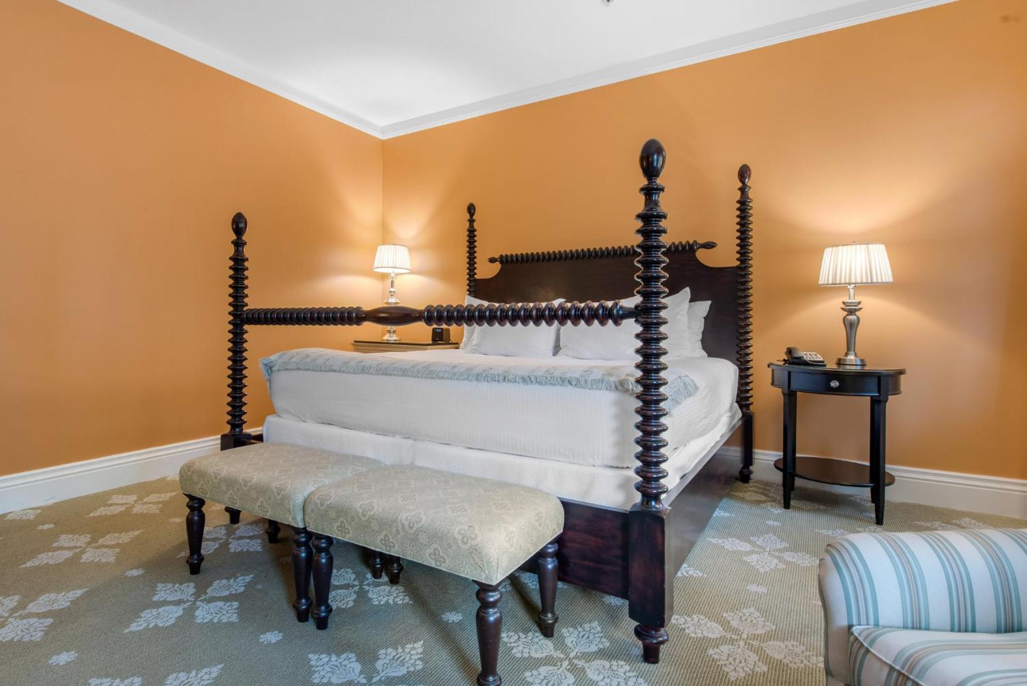 Resort View Porch Room - One King Bed - Photo 3