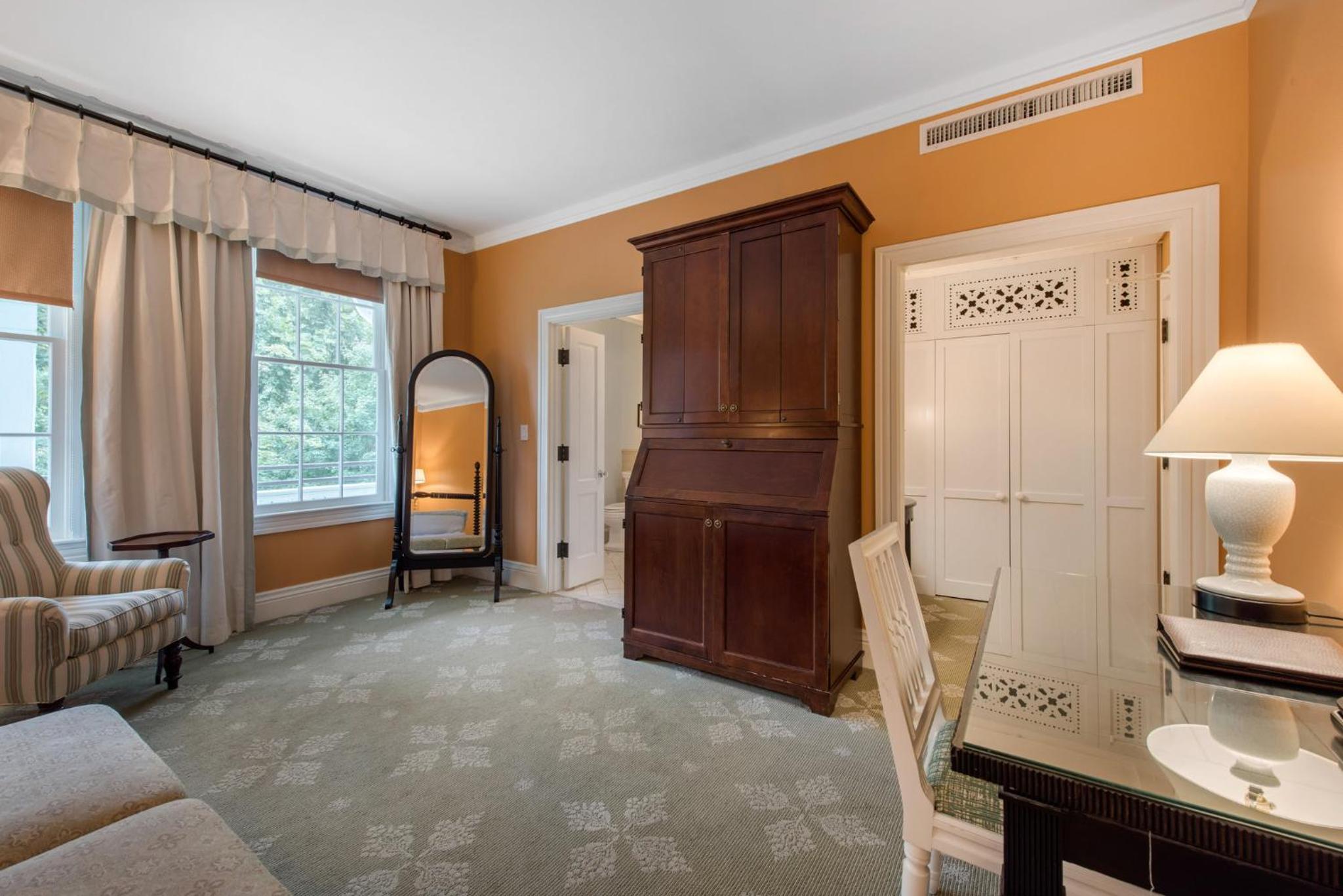 Resort View Porch Room - One King Bed - Photo 5