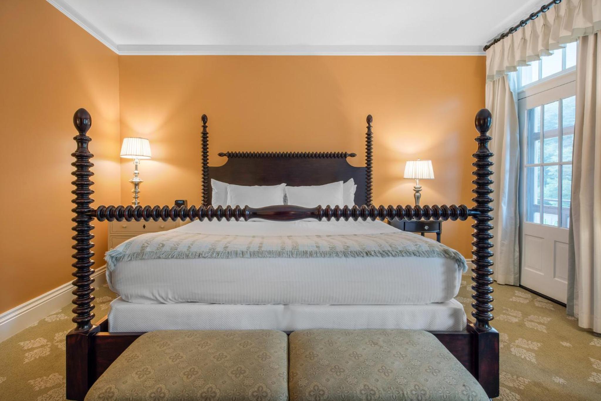 Resort View Porch Room - One King Bed - Photo 6