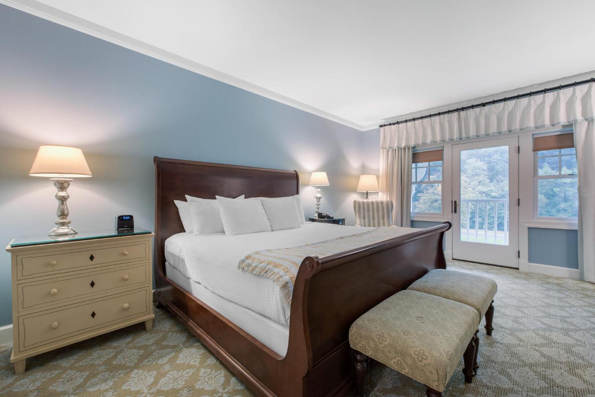 Resort View Room - 1 King Bed - Photo 6