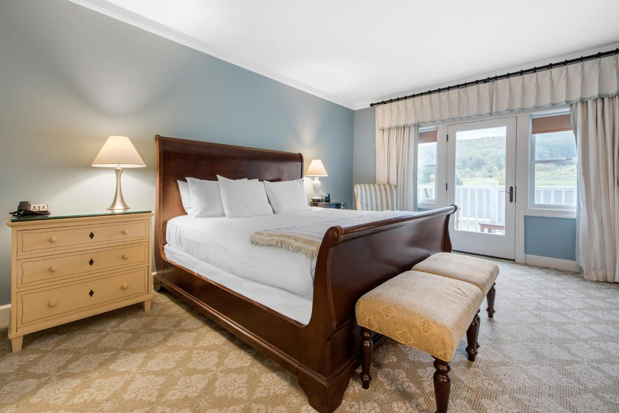 Deluxe Room 1 King Bed with Private Porch - Photo 1
