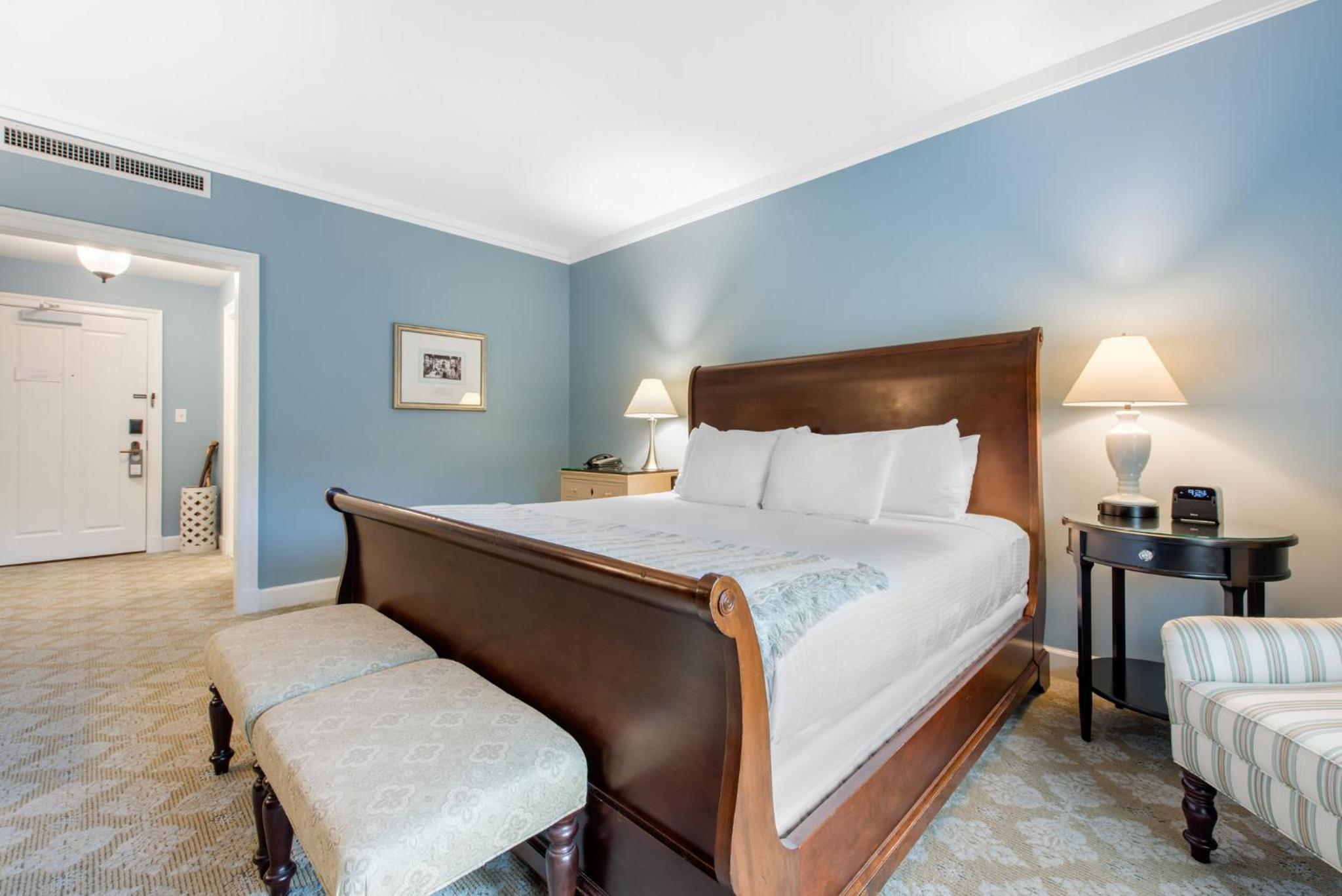 Deluxe Room 1 King Bed with Private Porch - Photo 5