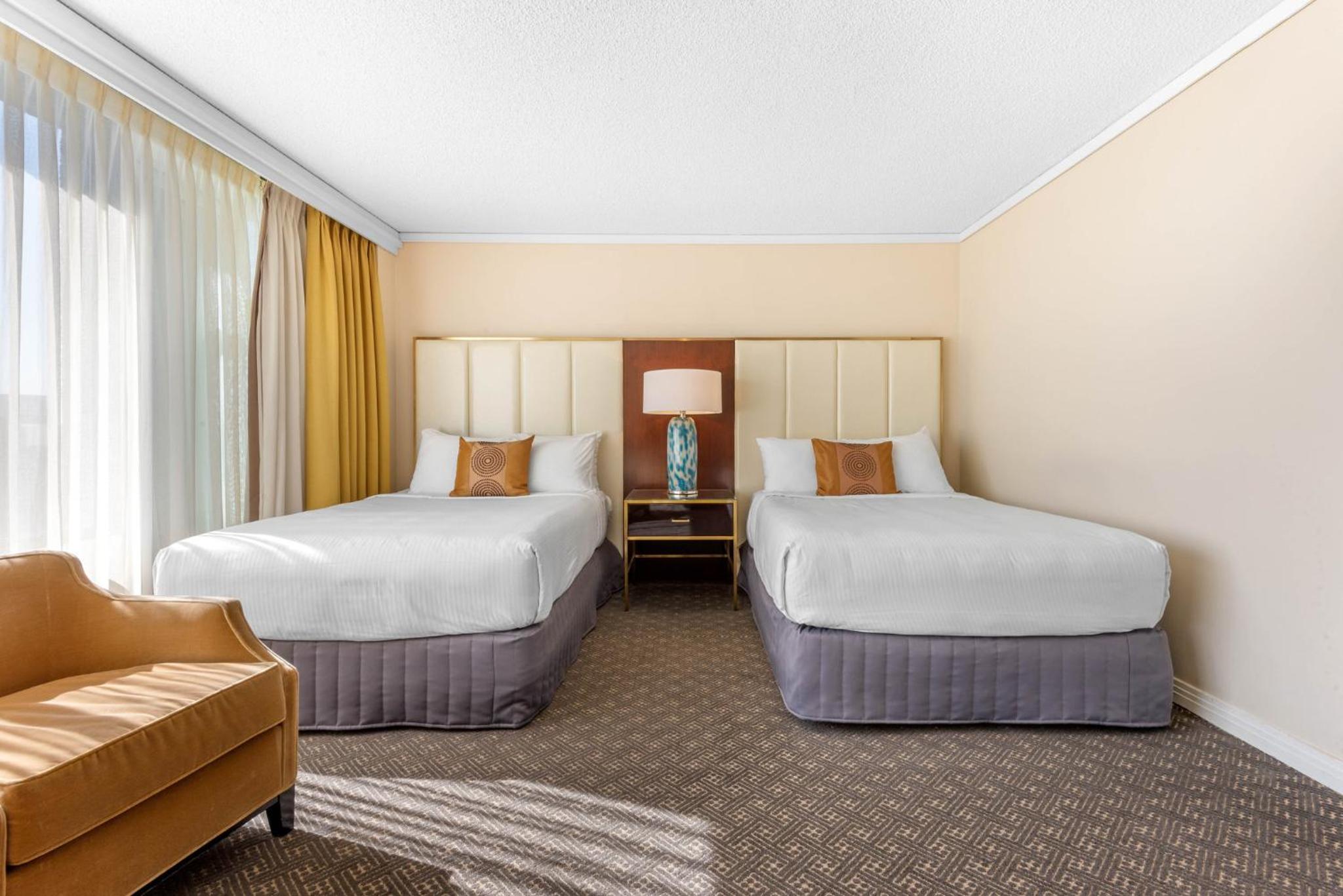 Premium Double Room with Two Double Beds - Photo 4