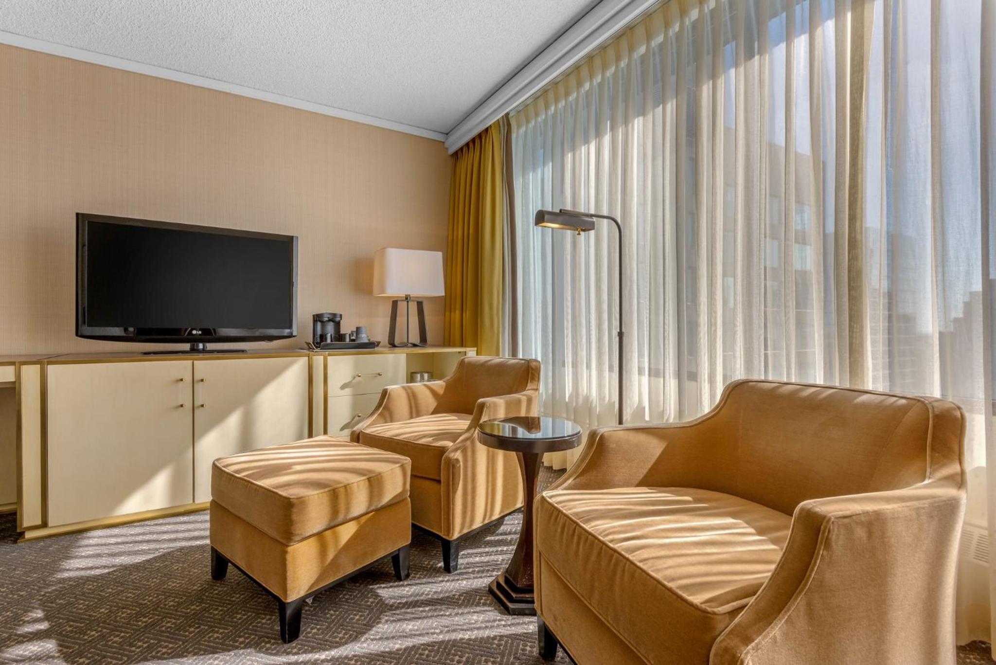 Premium Double Room with Two Double Beds - Photo 5