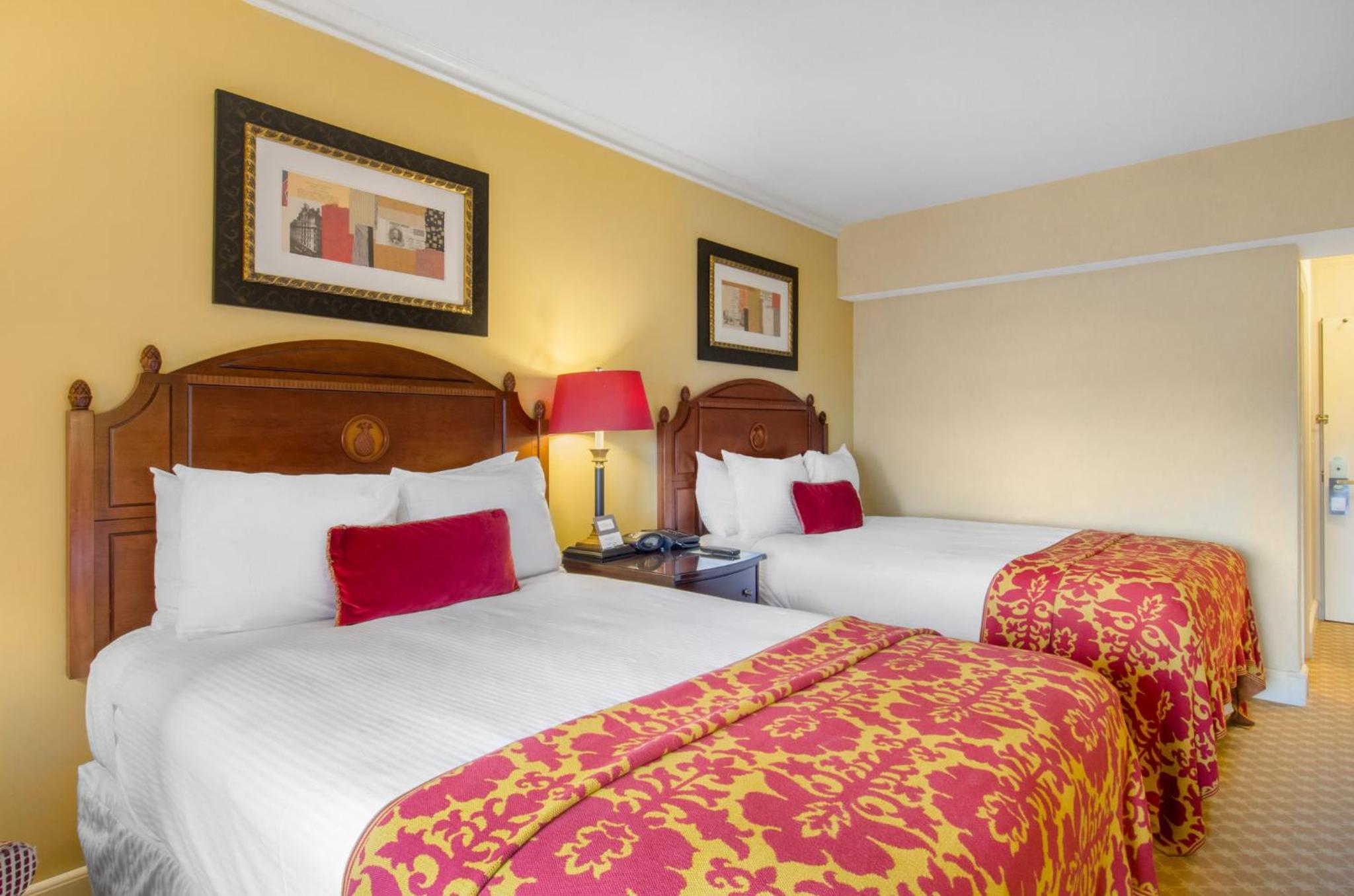 Deluxe Room with Two Full Beds