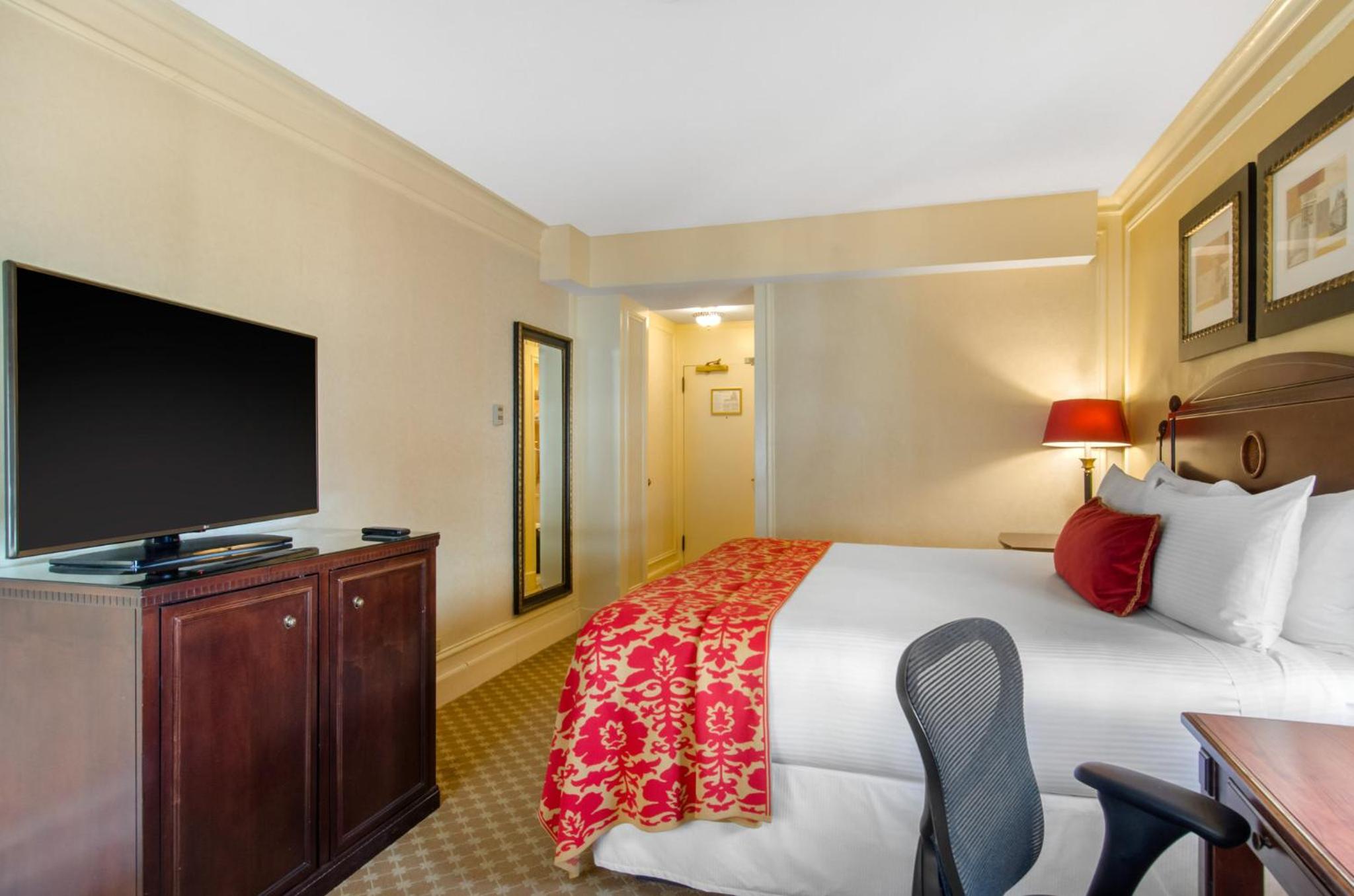 Deluxe King Room
