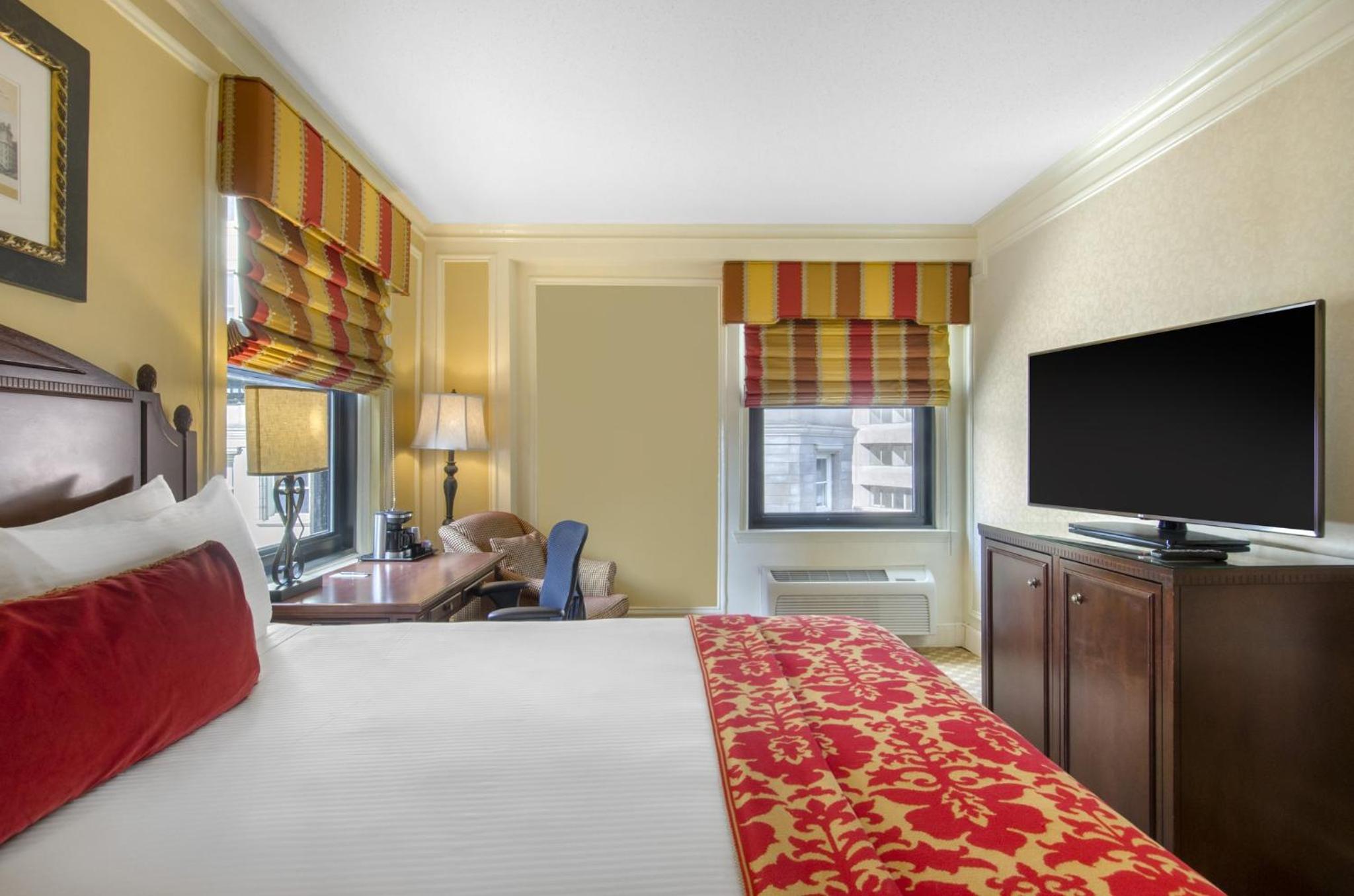 Deluxe King Room