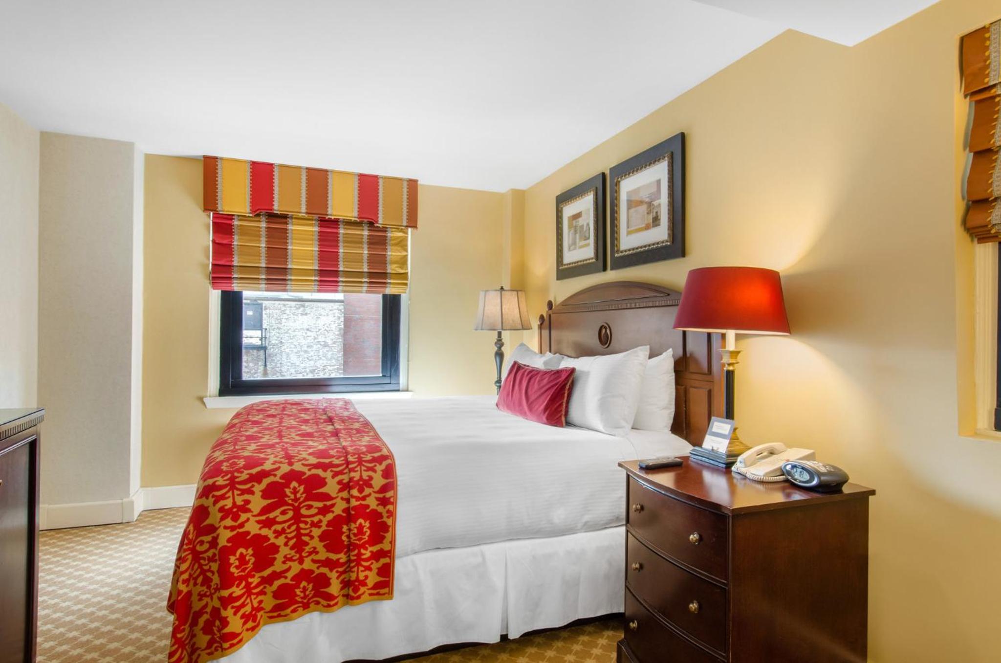ADA Deluxe Room - 1 King Bed