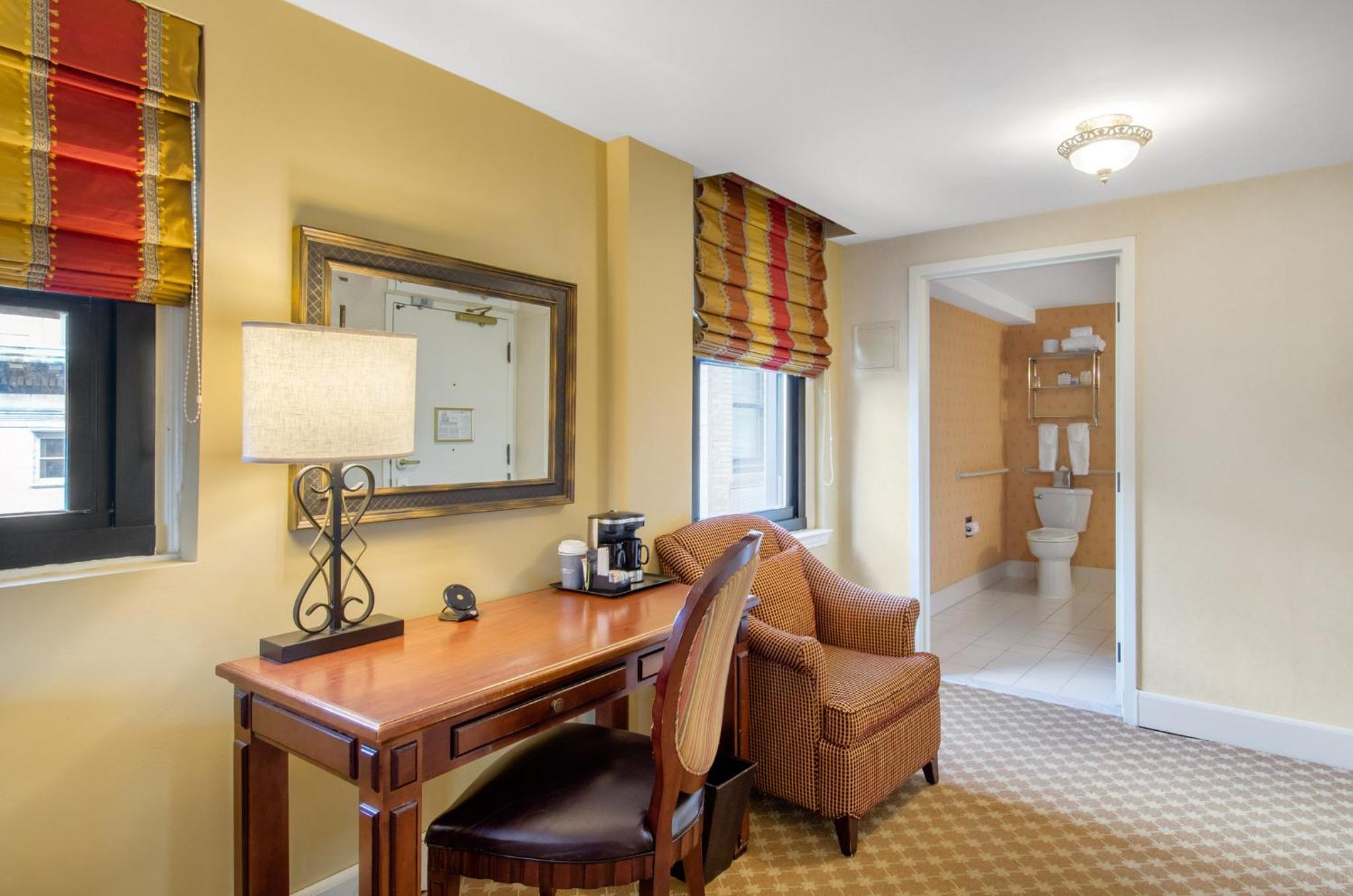 ADA Deluxe Room - 1 King Bed
