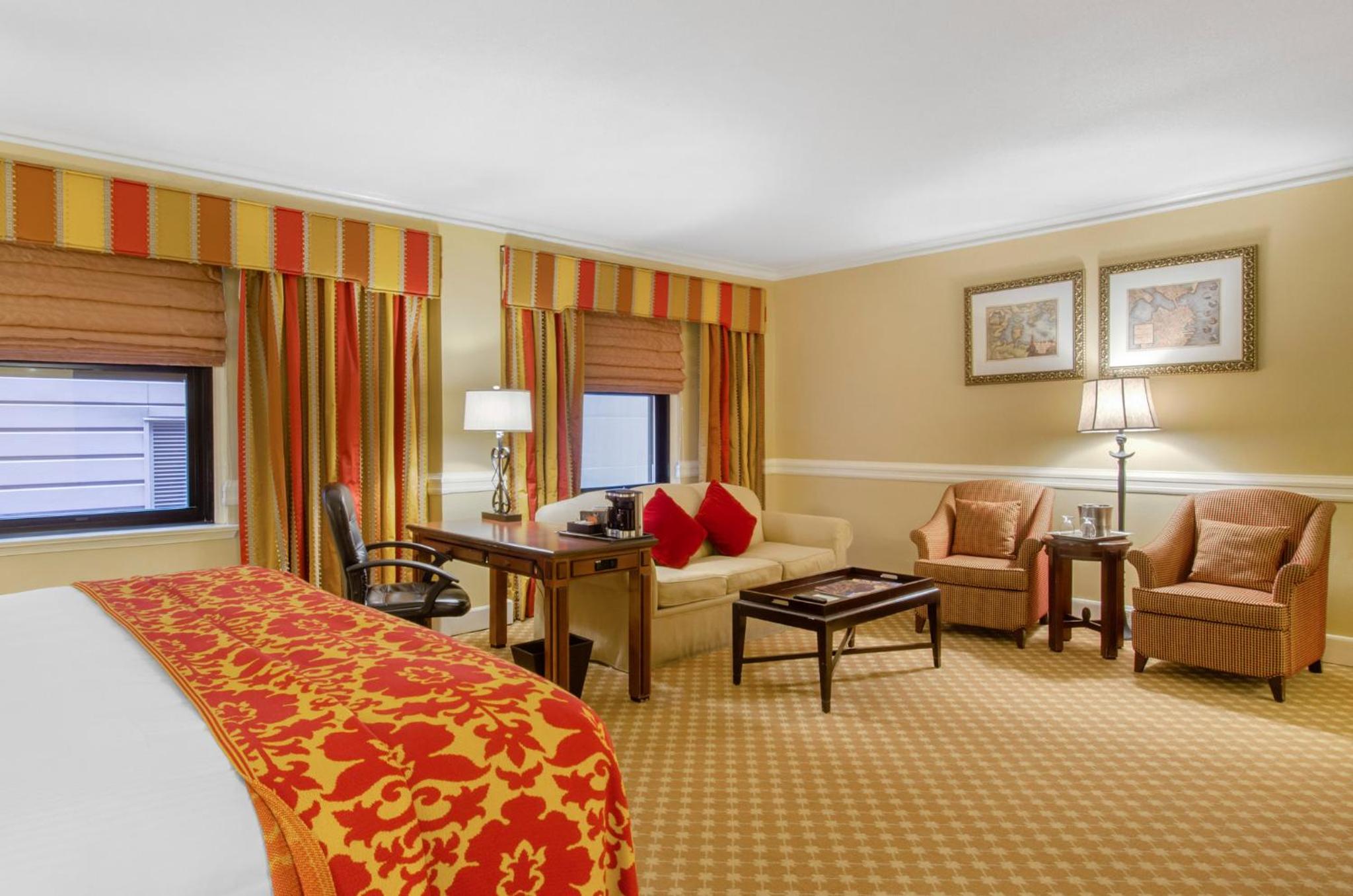 Executive Room - 1 King Bed thumbnail 6
