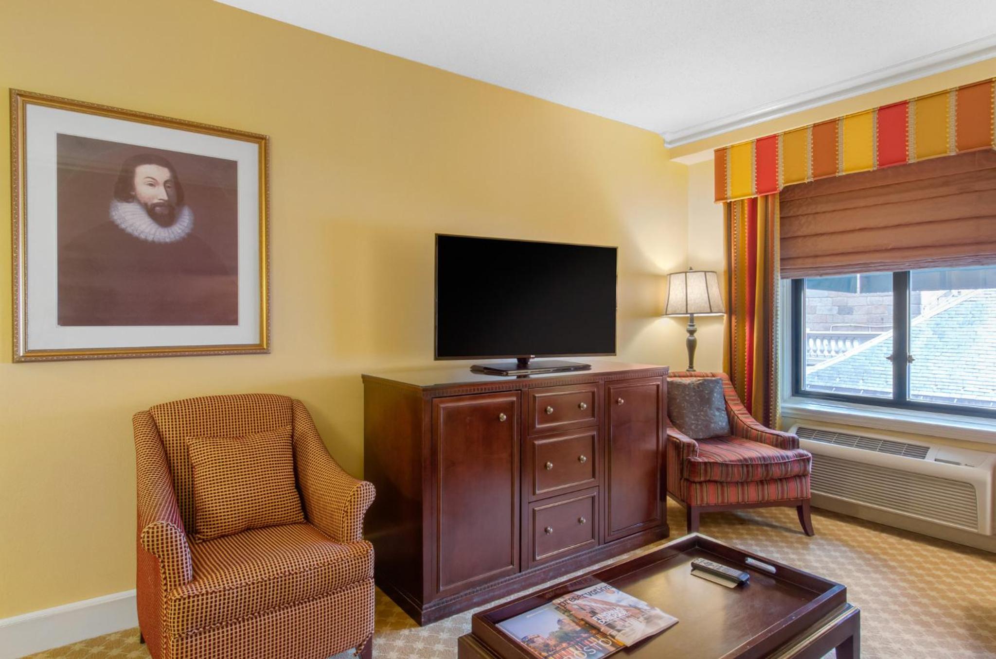Premier Suite - 2 Queen Beds thumbnail 6