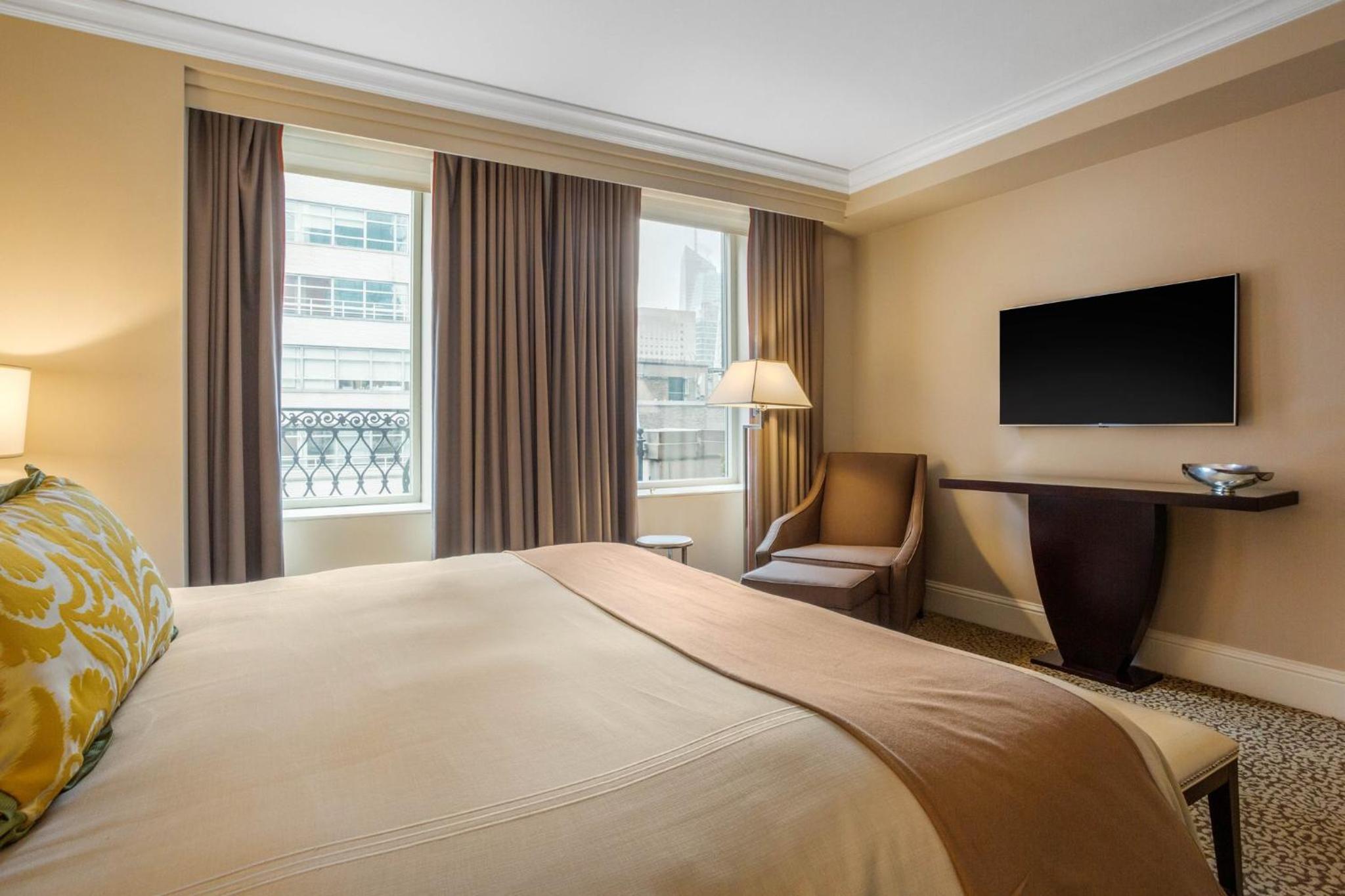 5th Avenue Suite - 1 King Bed