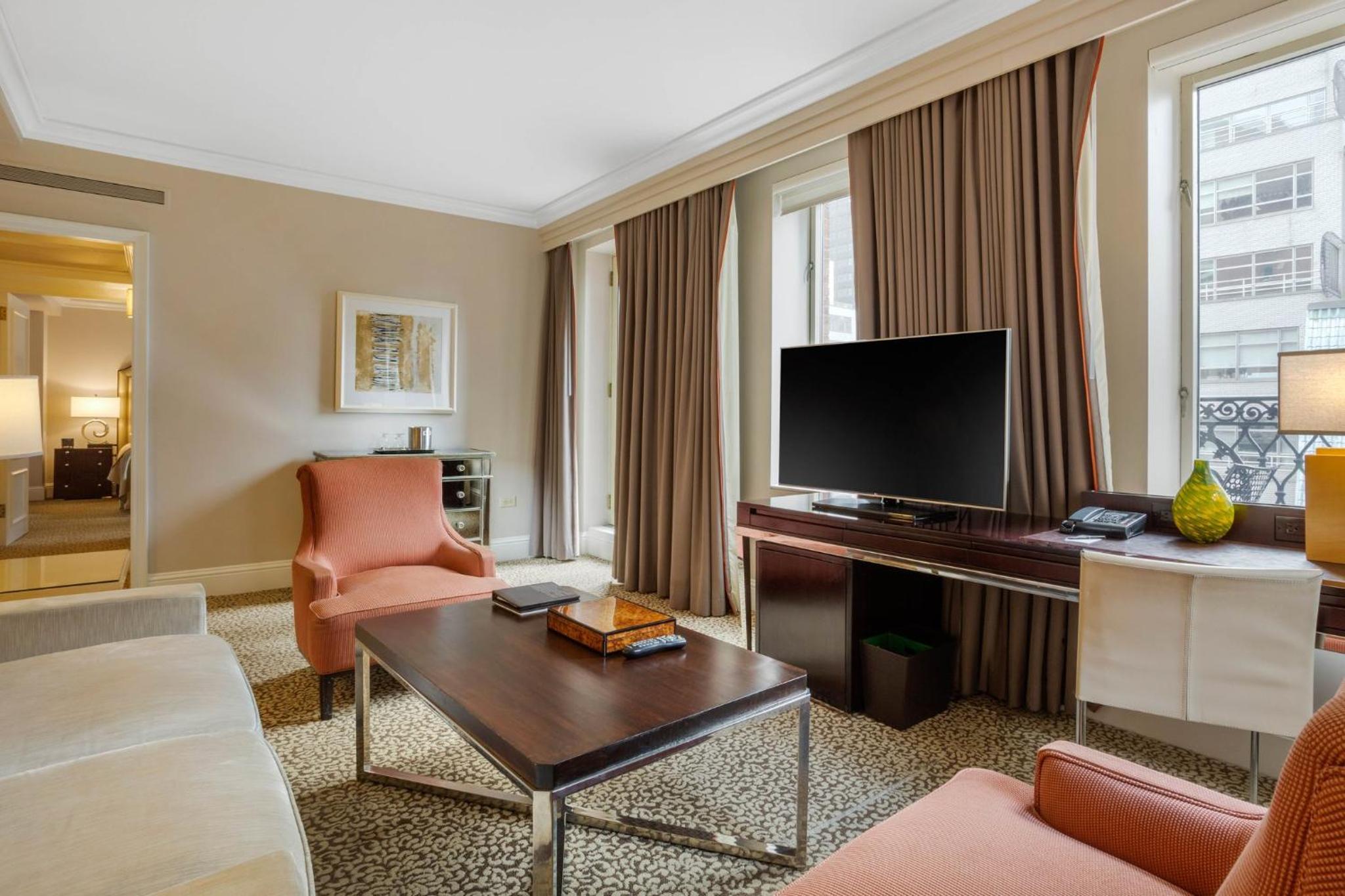 5th Avenue Suite - 1 King Bed