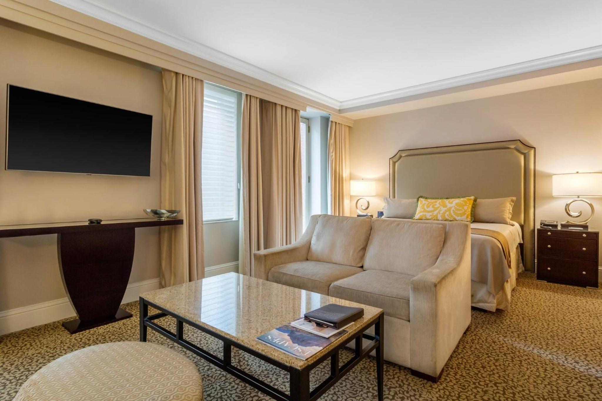 Premier  Executive - 1 King with Terrace