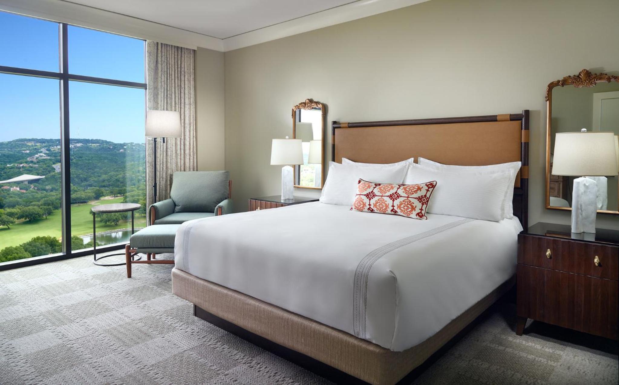 Clubhouse Suite with Juliette Balcony – 1 King Bed