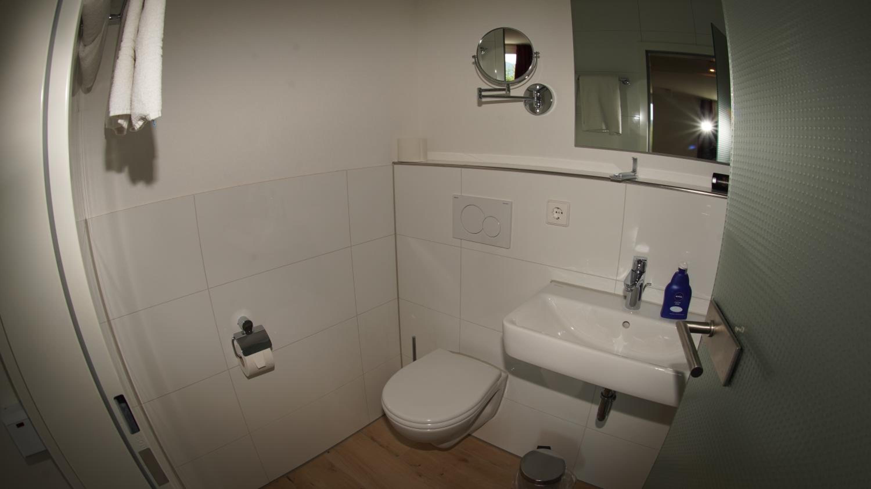 Double or Twin Room - Photo 3