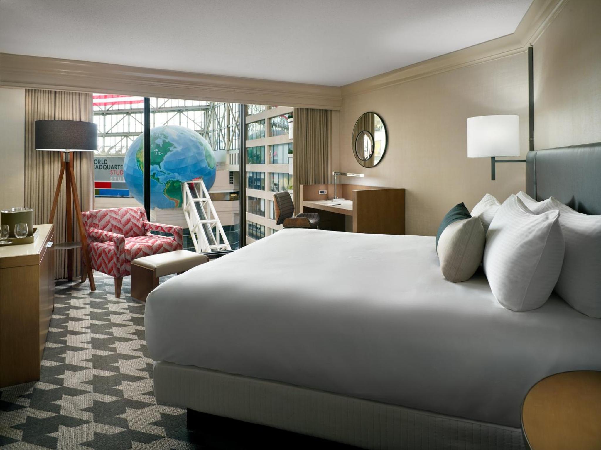 Deluxe Room 1 King Bed - Photo 1