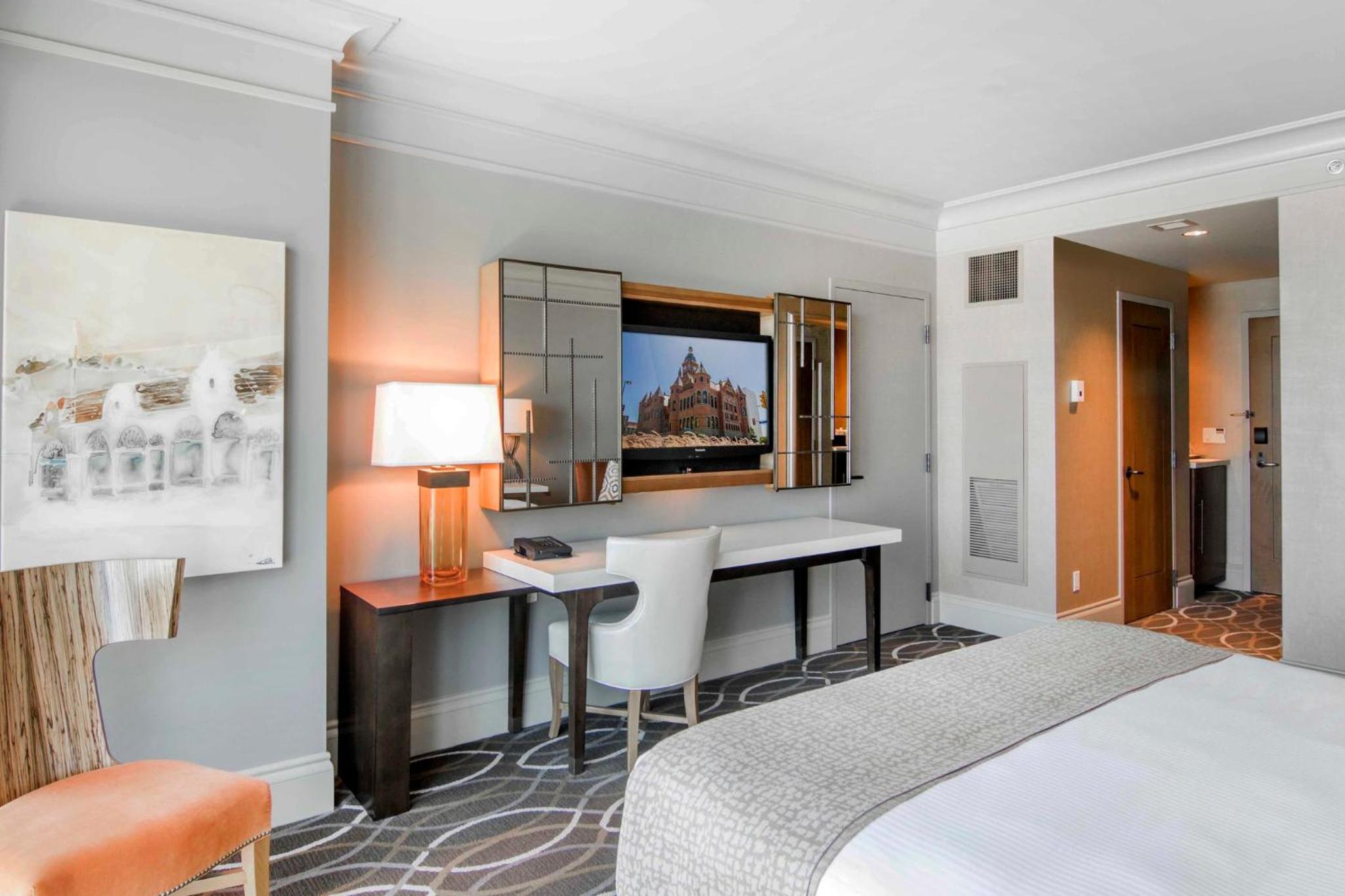 Deluxe King Room - Photo 5